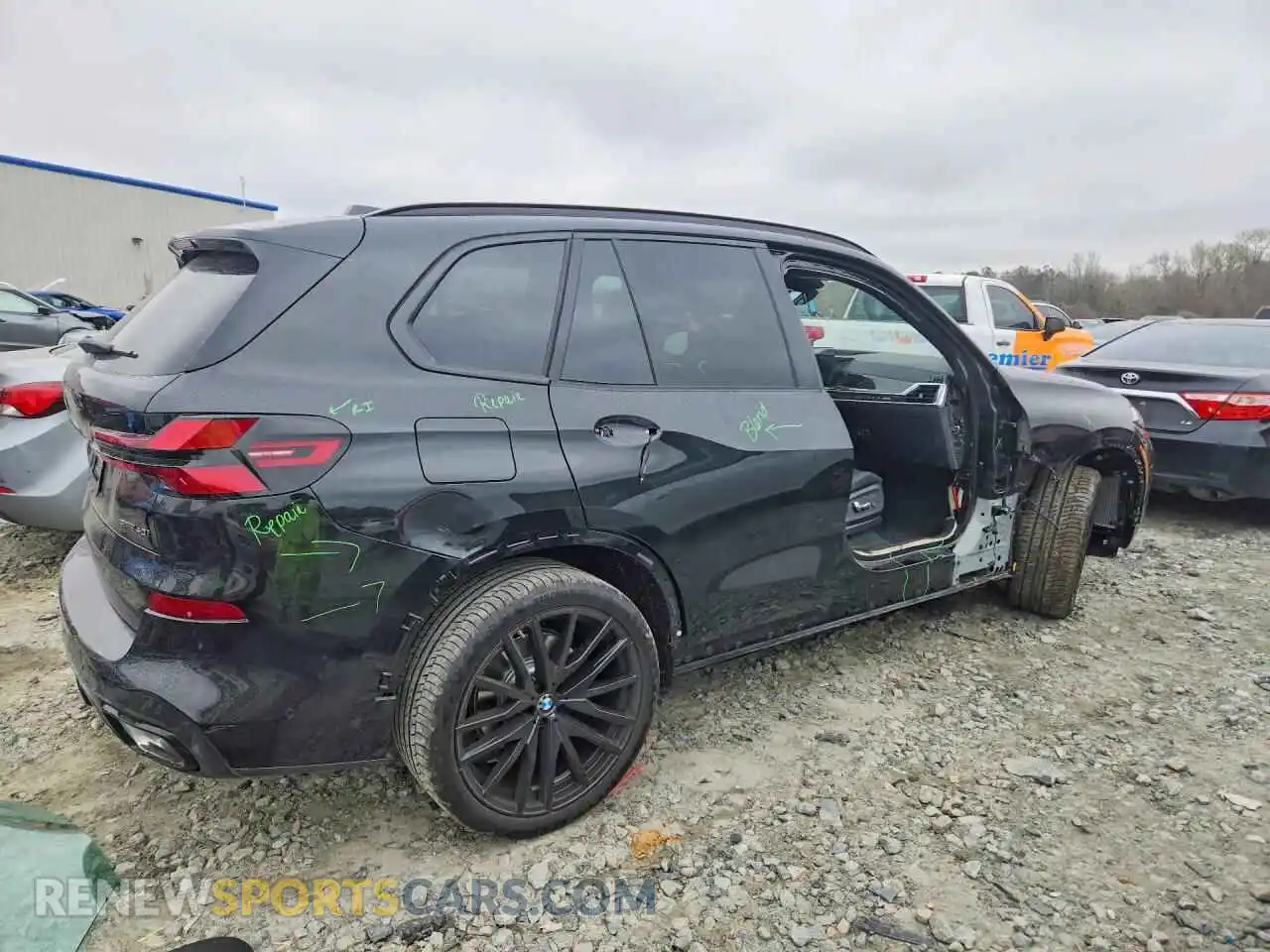 3 fotografías del automóvil dañado 5UX13EU09T9325781 BMW X5 2026