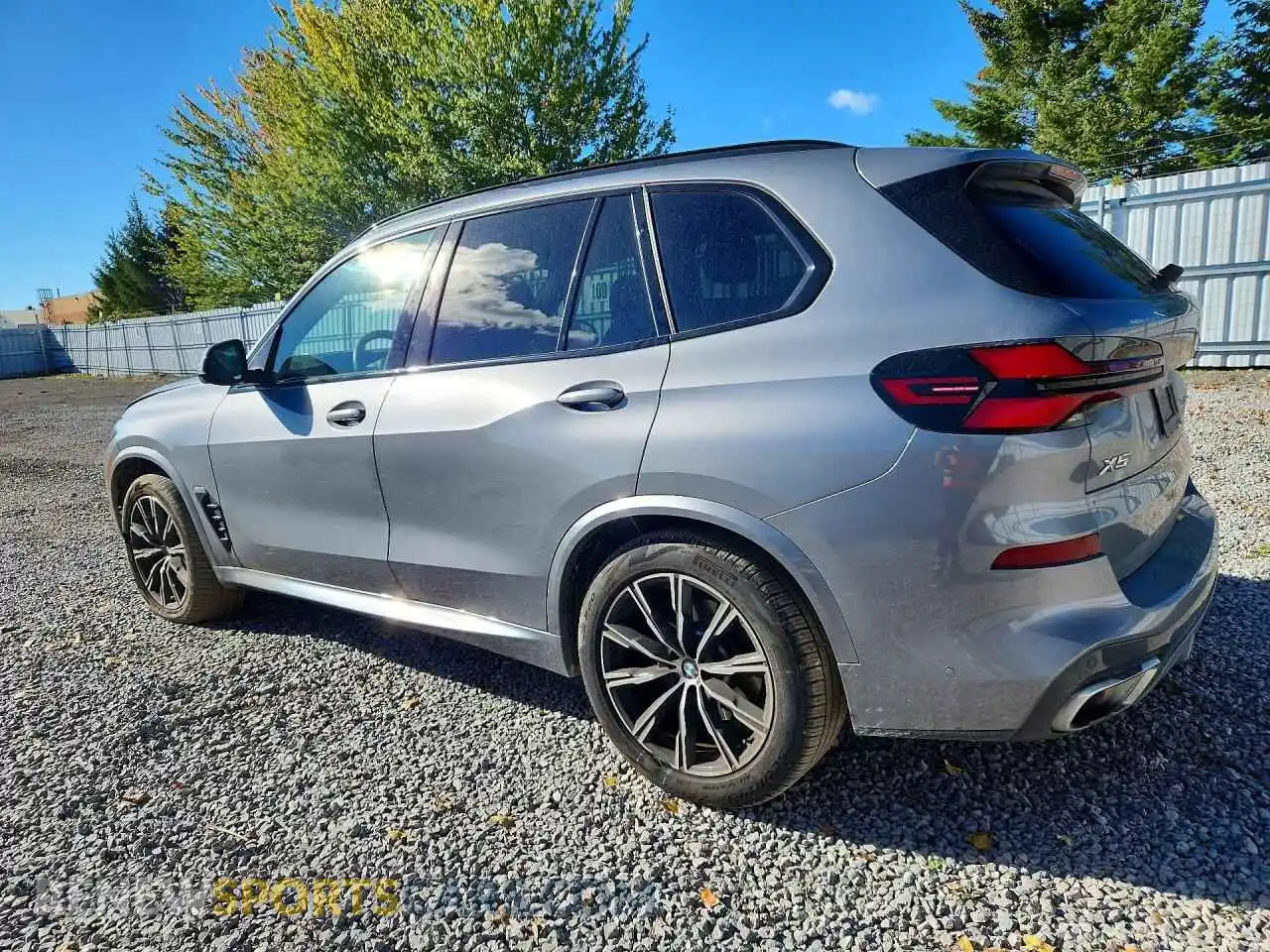 2 Photograph of a damaged car 5UX23EU00T9466307 BMW X5 2026