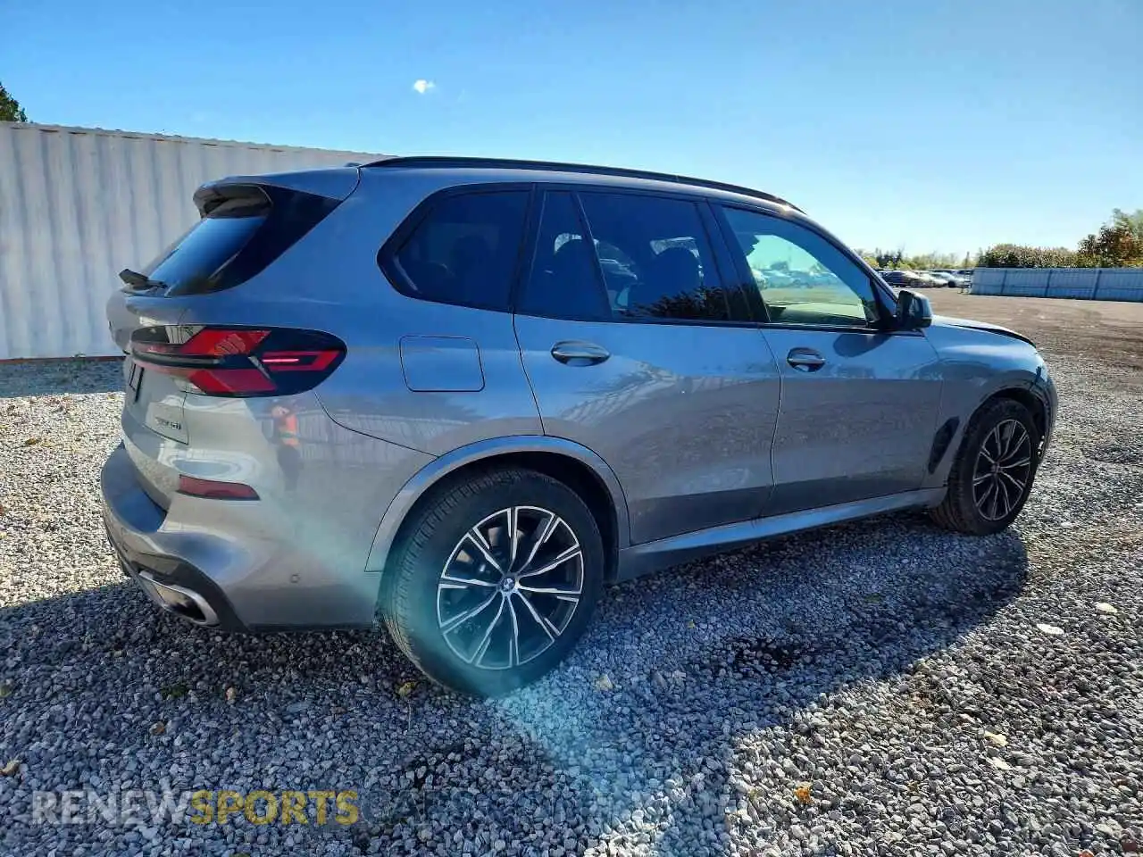3 Photograph of a damaged car 5UX23EU00T9466307 BMW X5 2026