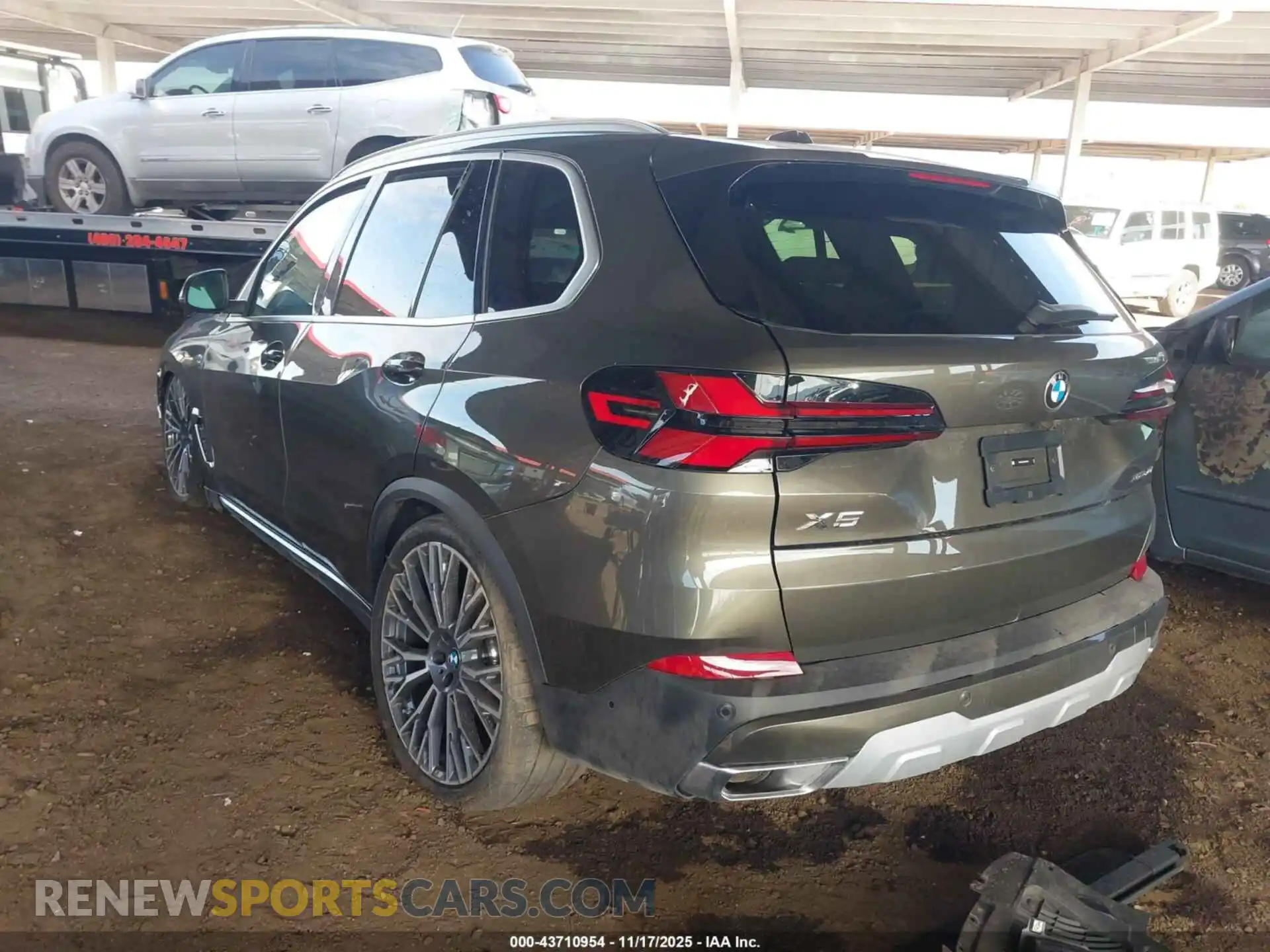 3 Photograph of a damaged car 5UX23EU01T9048743 BMW X5 2026