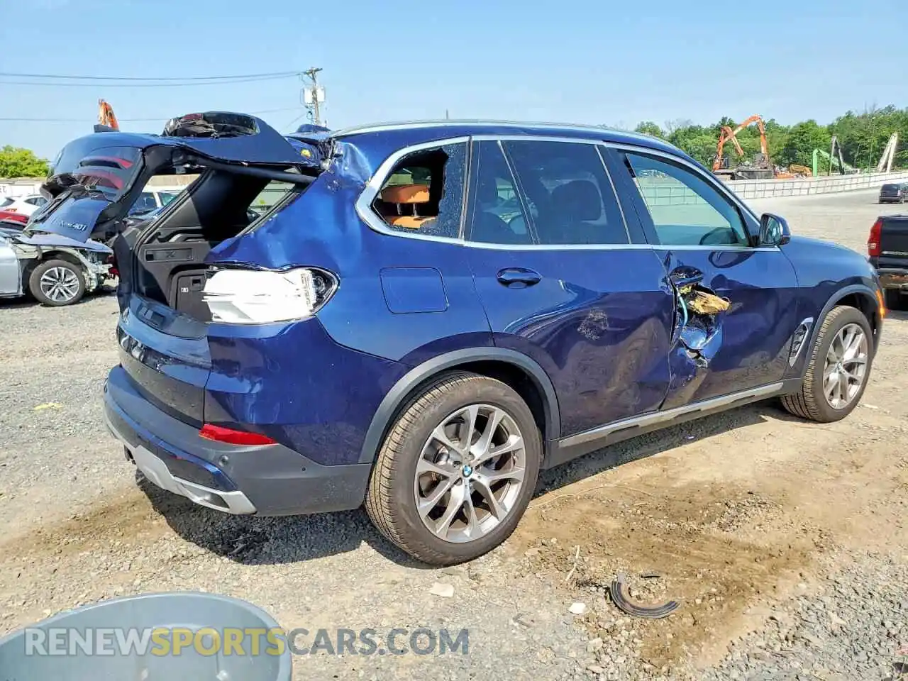 3 fotografías del automóvil dañado 5UX23EU02T9055166 BMW X5 2026