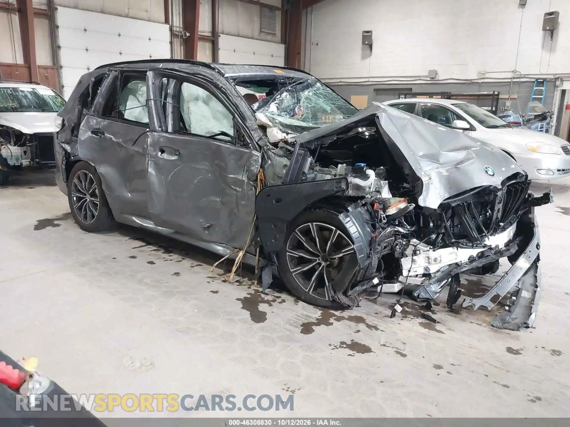 1 Photograph of a damaged car 5UX23EU08T9330751 BMW X5 2026