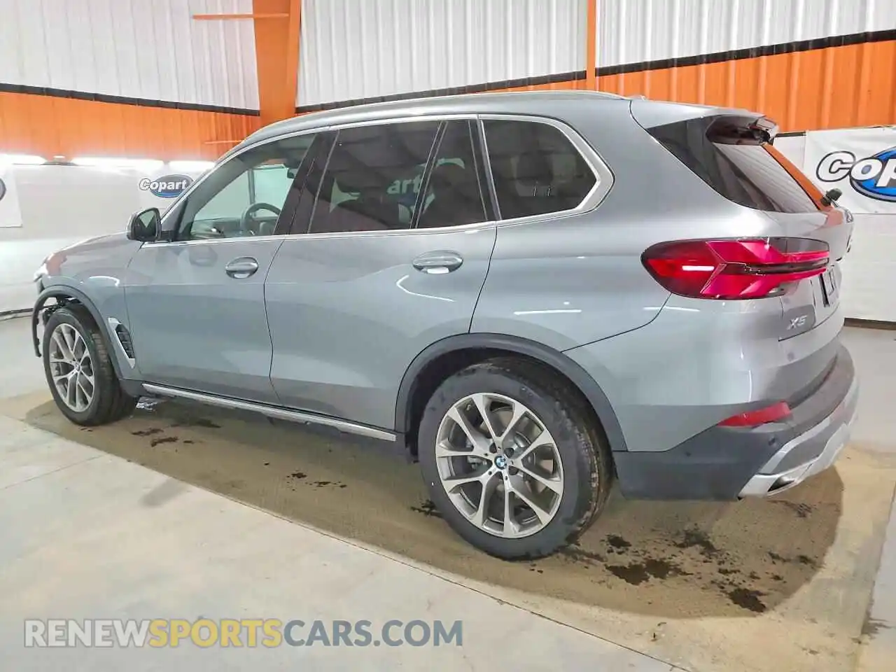 2 Photograph of a damaged car 5UX23EU0XT9480926 BMW X5 2026
