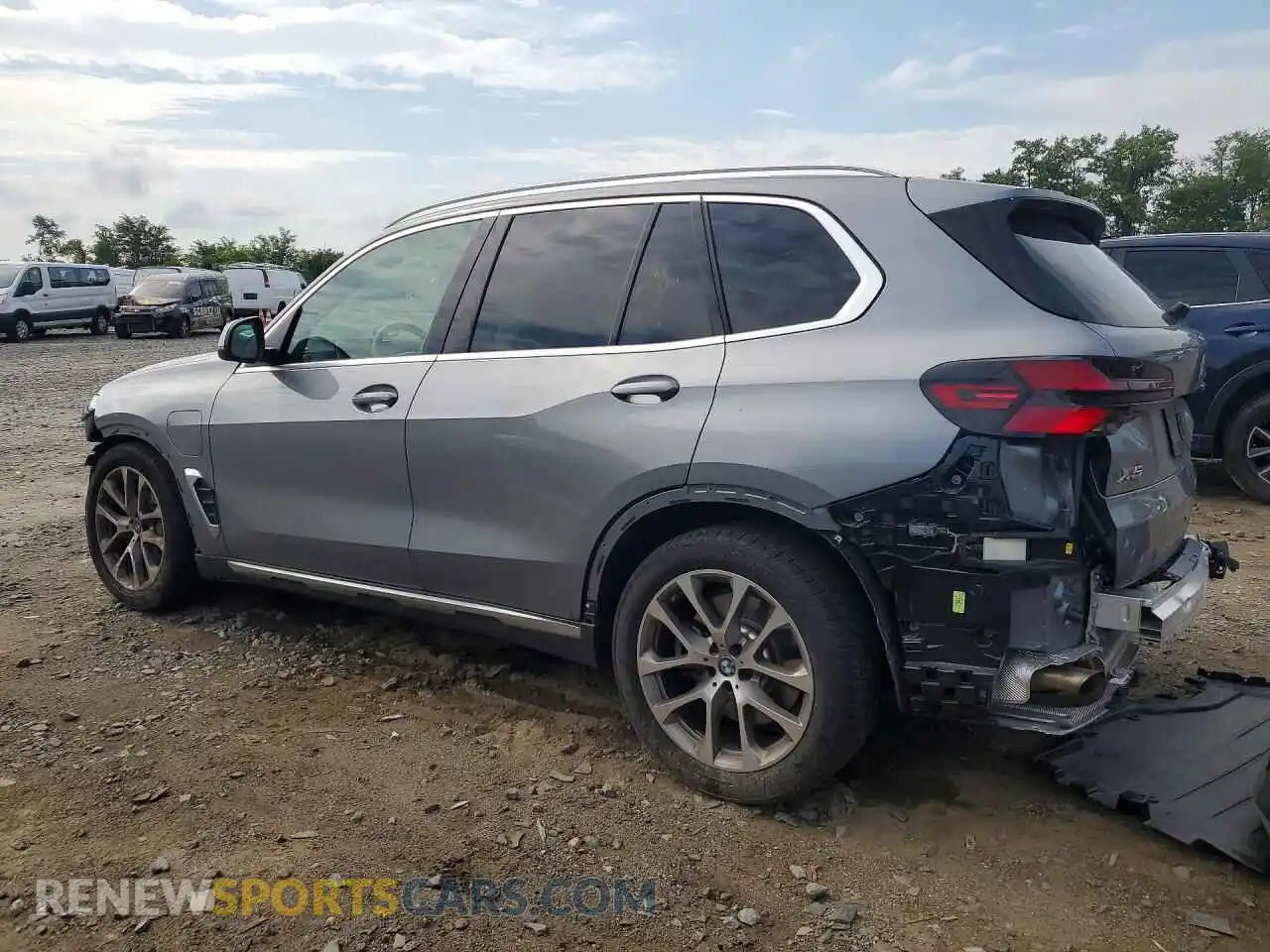 2 Photograph of a damaged car 5UX43EU03T9313218 BMW X5 2026
