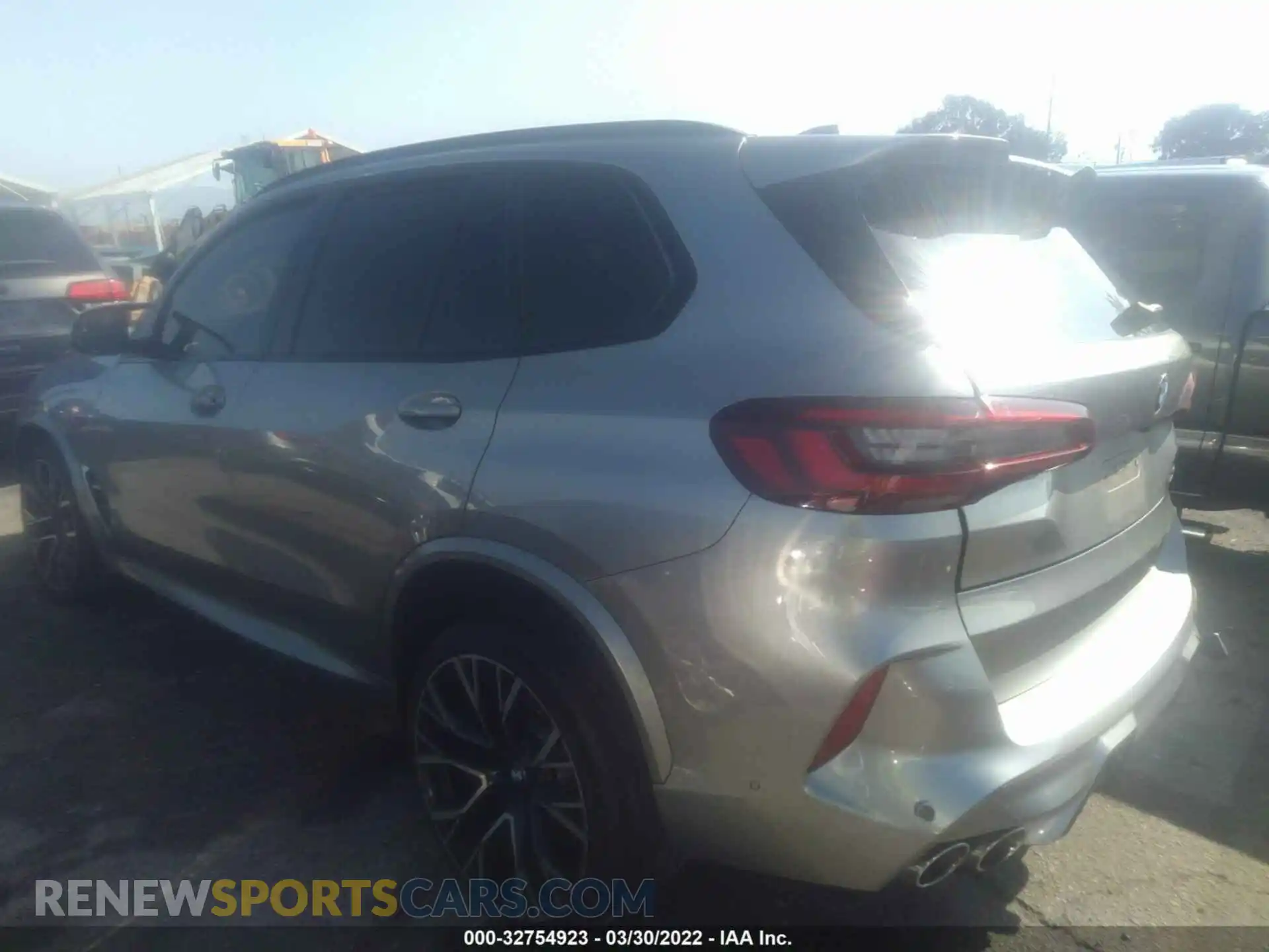 3 Photograph of a damaged car 5YMJU0C01M9G45515 BMW X5 M 2021