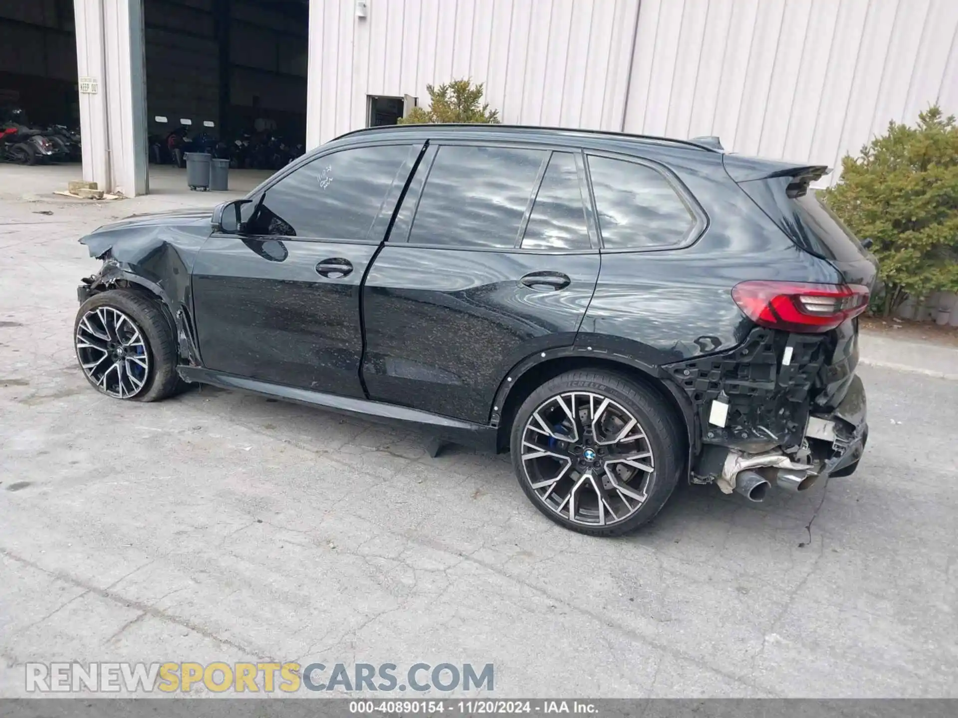 3 Photograph of a damaged car 5YMJU0C05M9E89401 BMW X5 M 2021