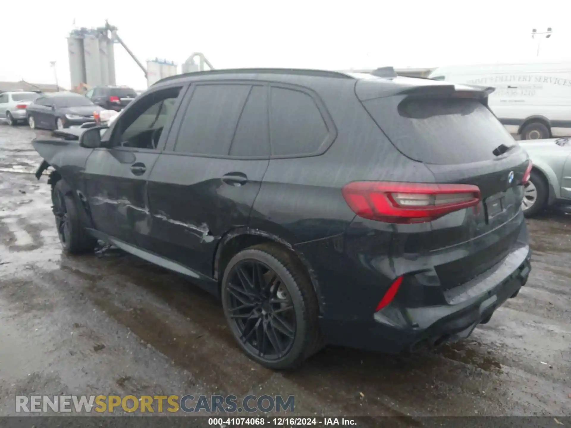 3 fotografías del automóvil dañado 5YMJU0C09M9F80557 BMW X5 M 2021