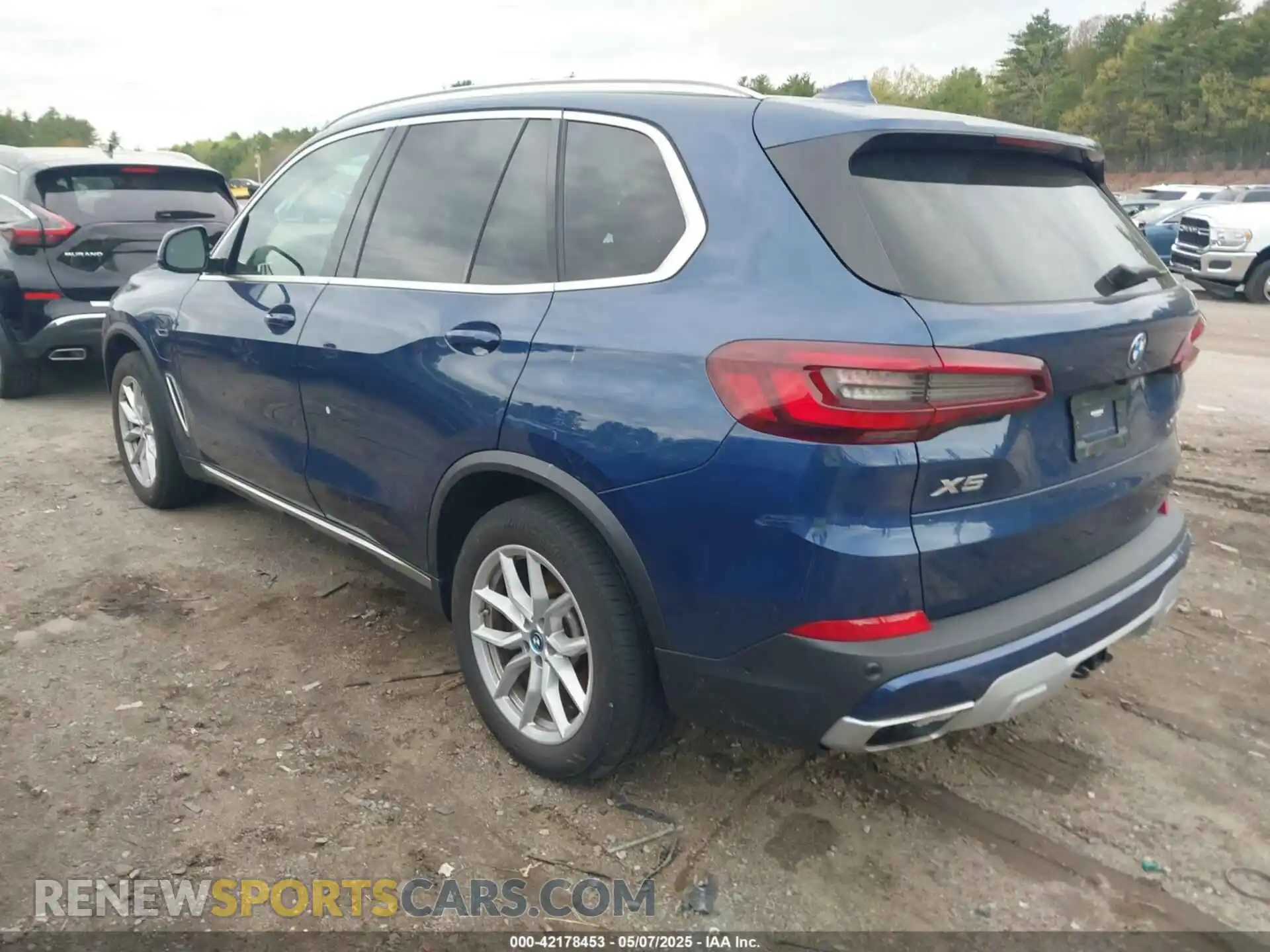 3 Photograph of a damaged car 5UXTA6C06N9M08044 BMW X5 PHEV 2022