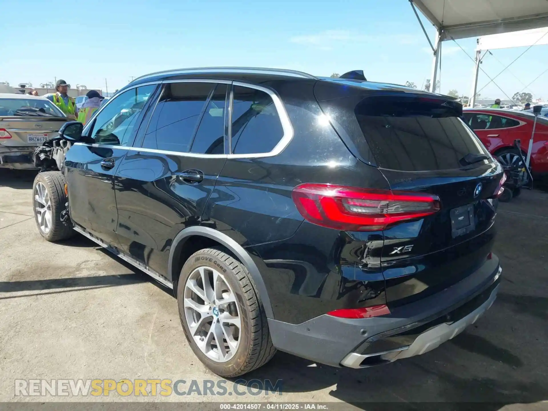 3 Photograph of a damaged car 5UXTA6C01P9P71810 BMW X5 PHEV 2023