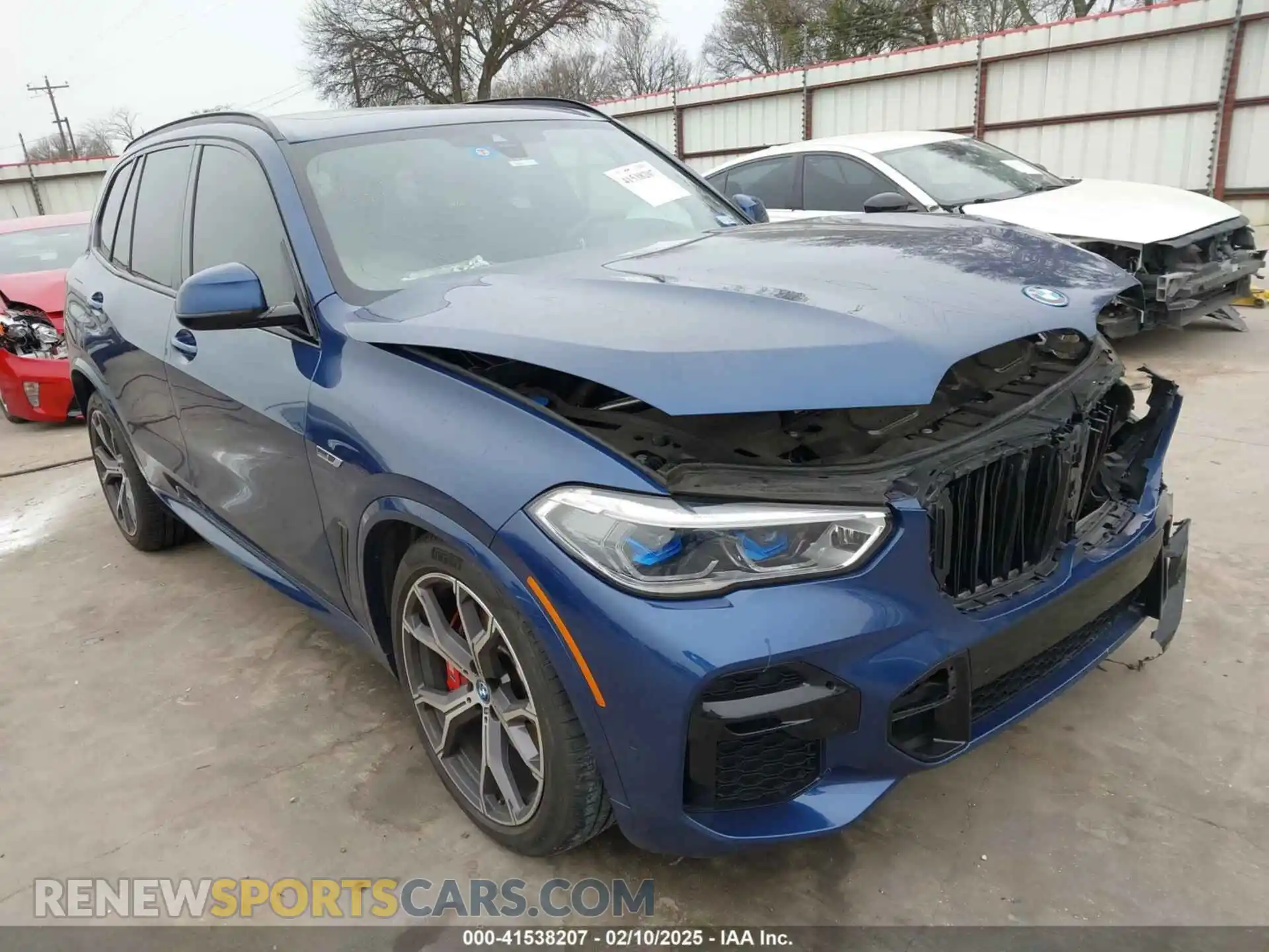 1 Photograph of a damaged car 5UXTA6C09P9R03213 BMW X5 PHEV 2023