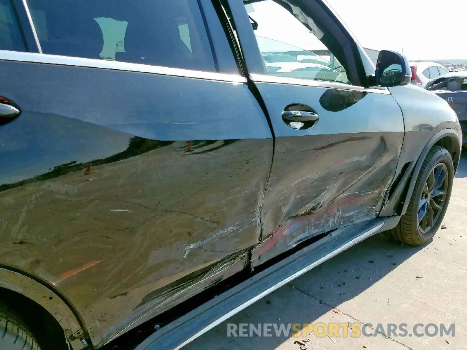 9 Photograph of a damaged car 5UXCR6C54KLL06017 BMW X5 XDRIVE4 2019