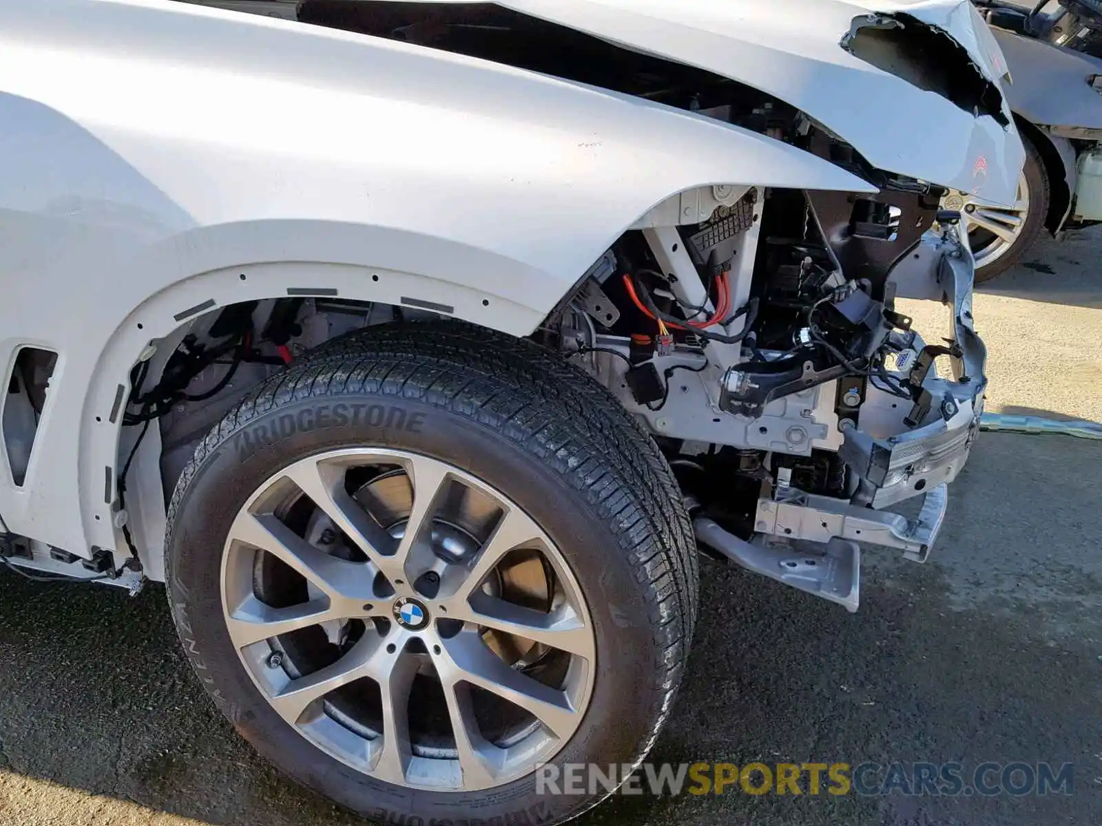 9 Photograph of a damaged car 5UXCR6C56KLL03703 BMW X5 XDRIVE4 2019