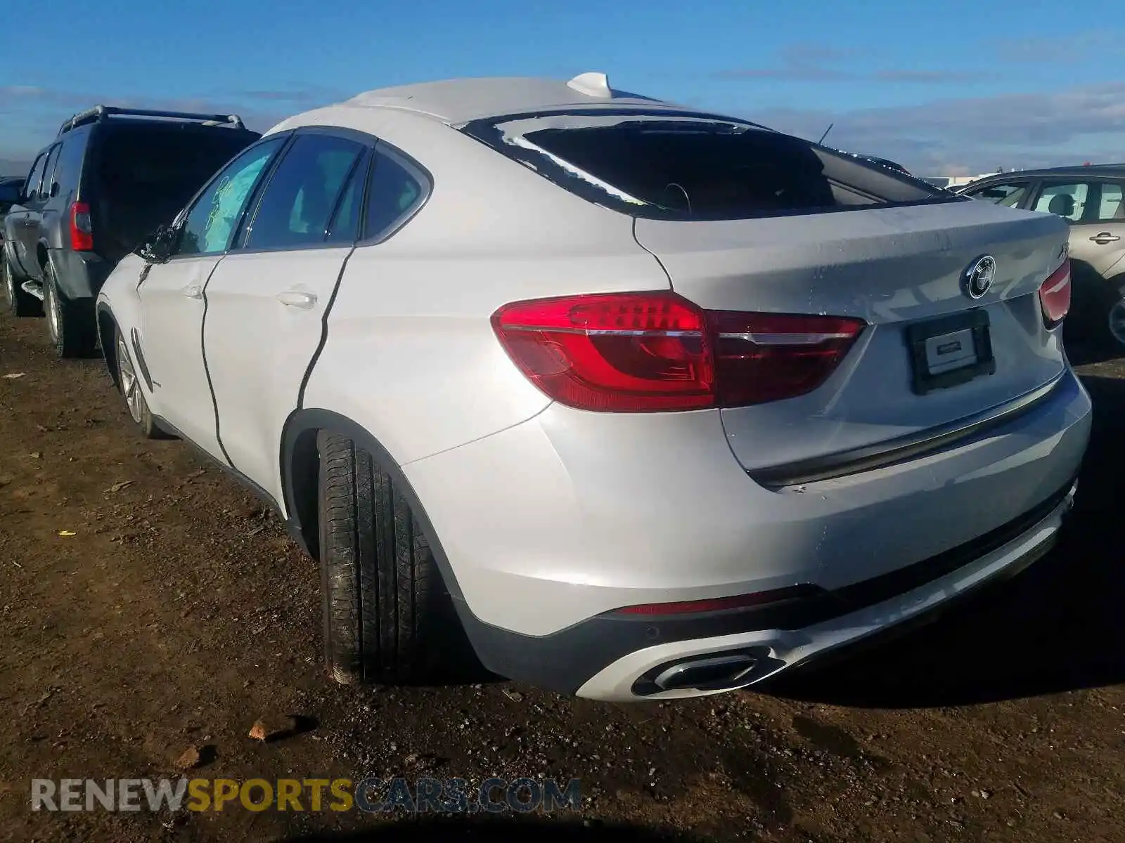 3 Photograph of a damaged car 5UXKU0C50K0S97633 BMW X6 2019