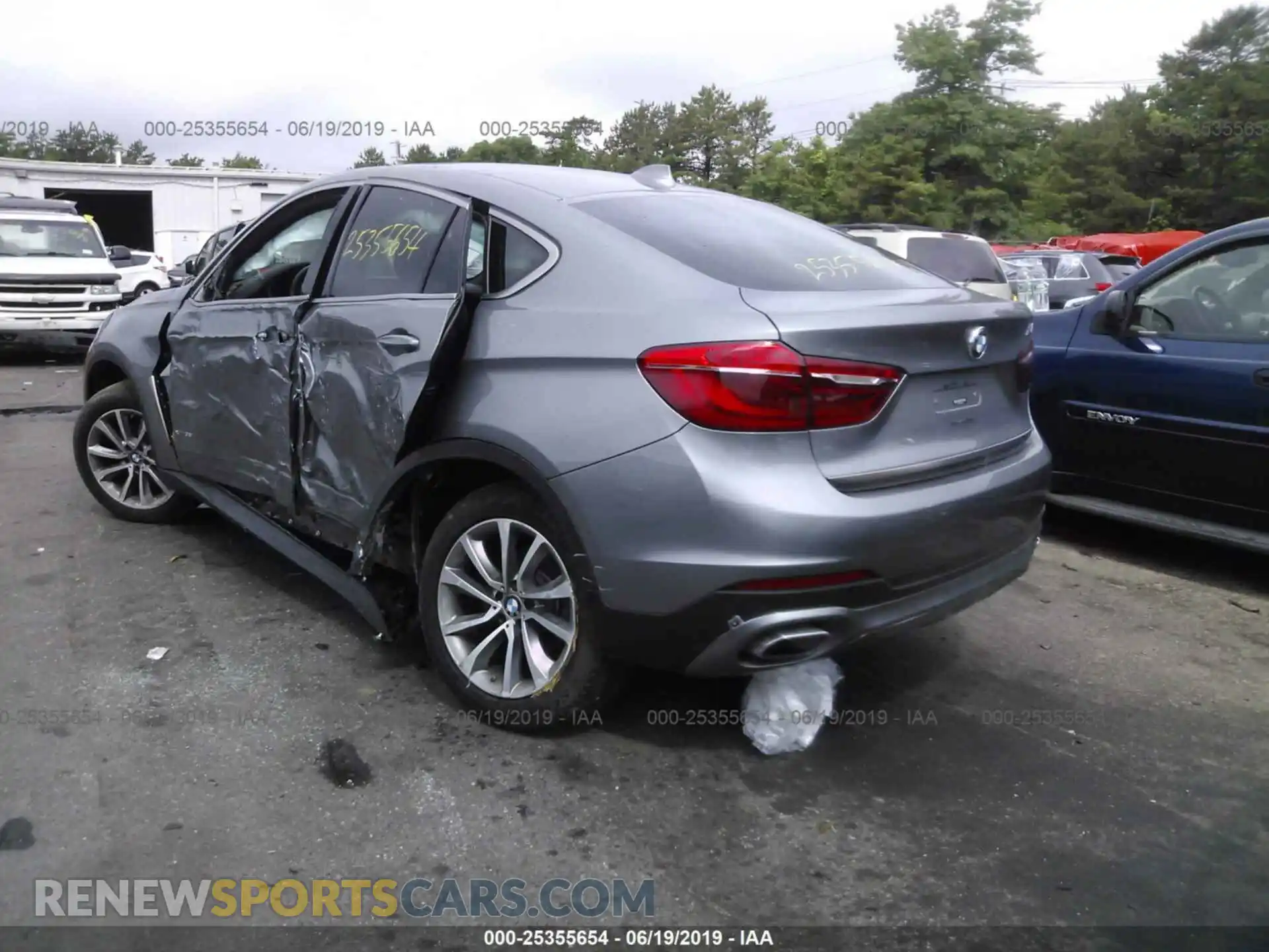 3 Photograph of a damaged car 5UXKU2C50K0Z62994 BMW X6 2019