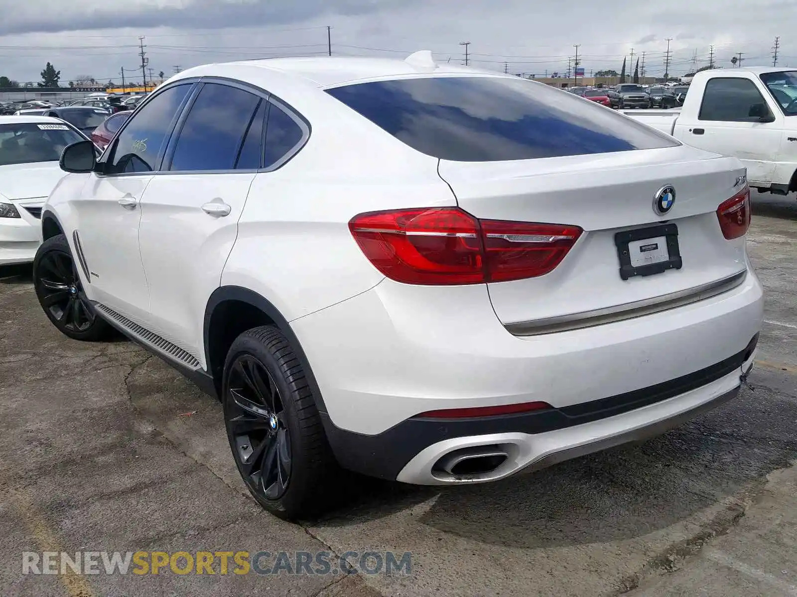 3 Photograph of a damaged car 5UXKU2C56K0Z65124 BMW X6 2019