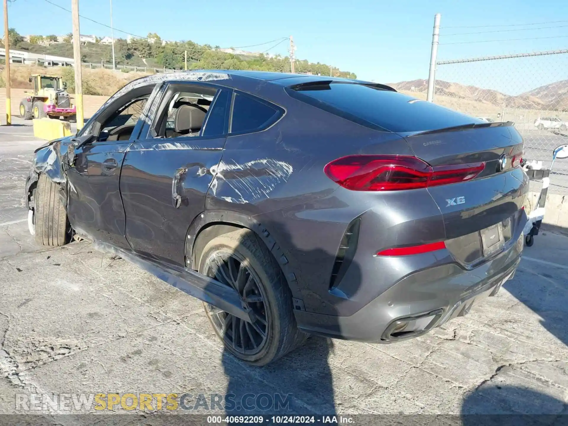 3 Photograph of a damaged car 5UXCY6C01L9C67072 BMW X6 2020