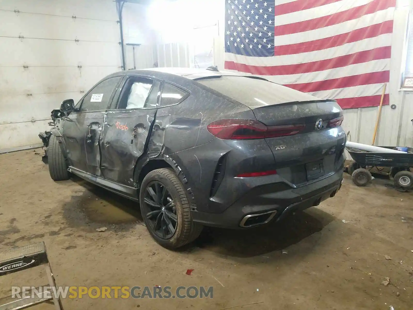 3 Photograph of a damaged car 5UXCY8C02L9B11330 BMW X6 2020