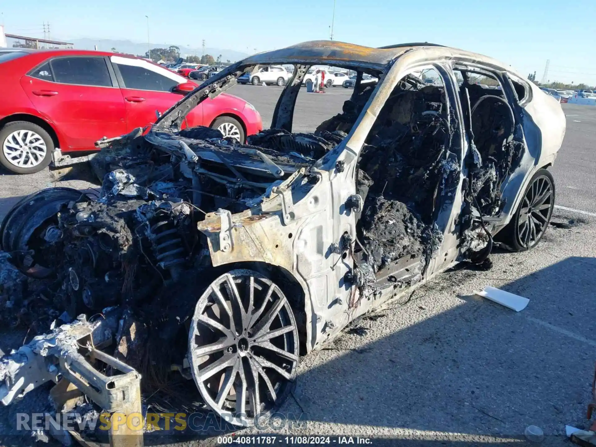 2 Photograph of a damaged car 5UXCY4C07M9F94968 BMW X6 2021