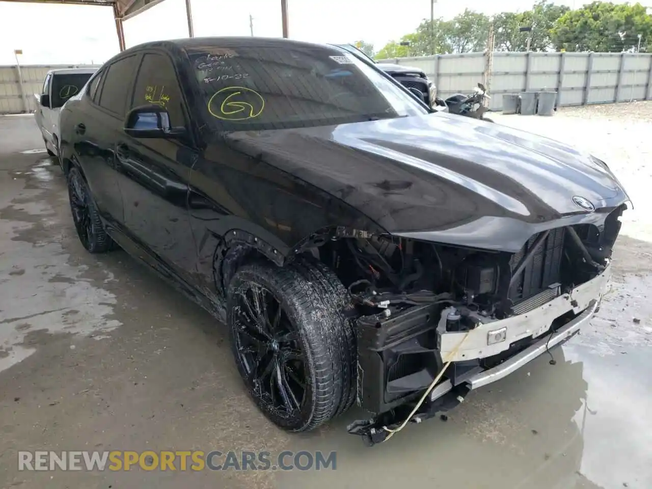 1 Photograph of a damaged car 5UXCY4C0XM9E66112 BMW X6 2021