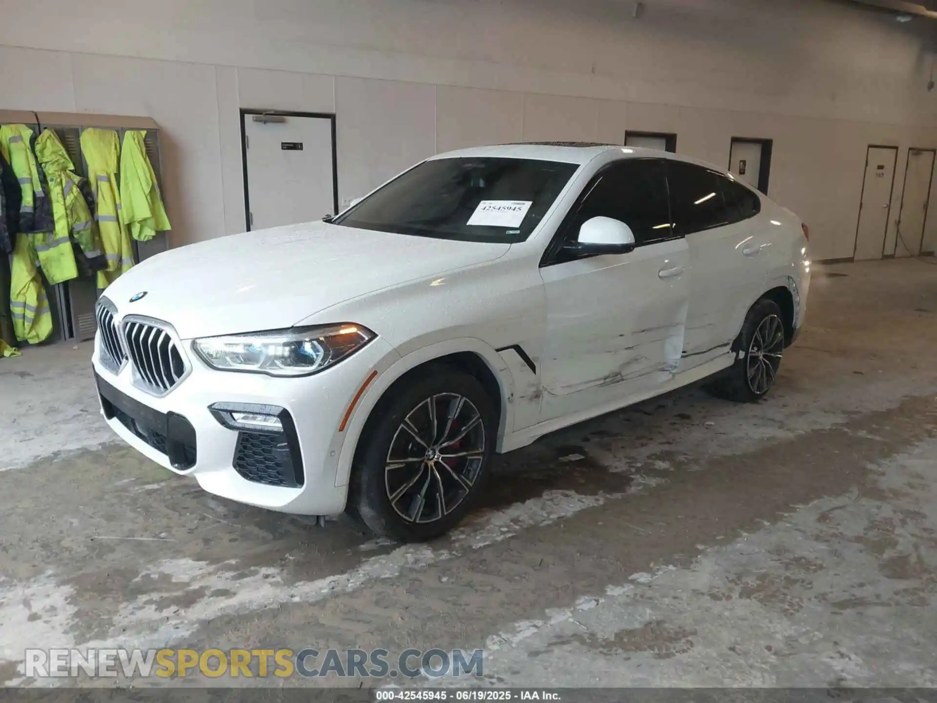 2 Фотография поврежденного автомобиля 5UXCY6C02M9F21776 BMW X6 2021