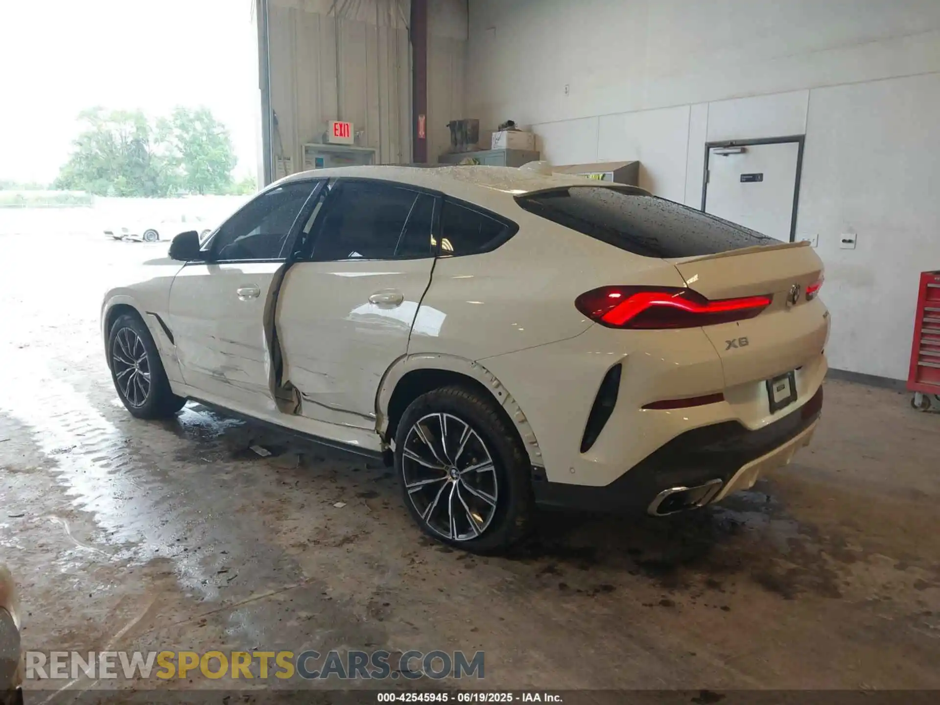 3 Фотография поврежденного автомобиля 5UXCY6C02M9F21776 BMW X6 2021