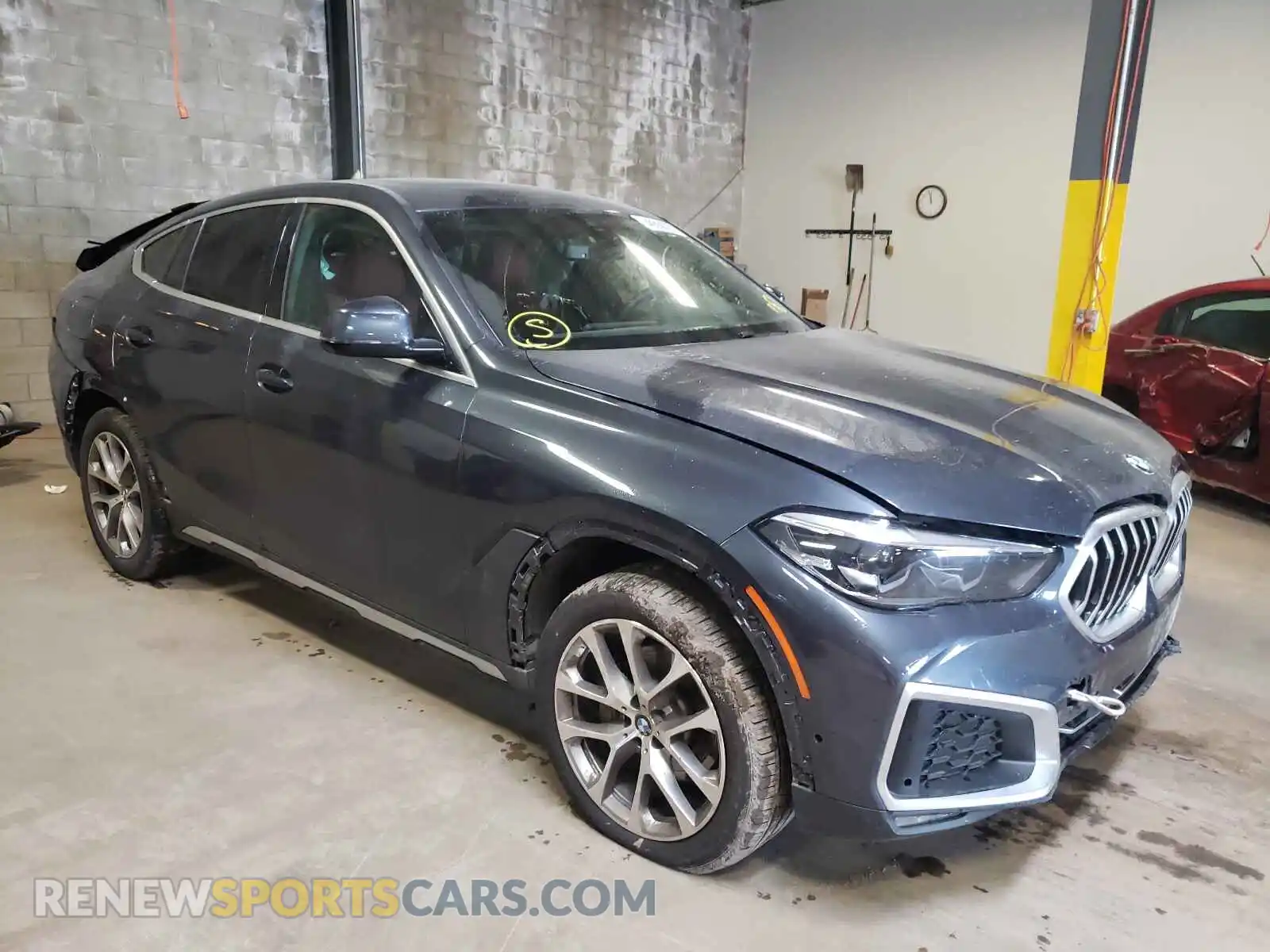 1 Фотография поврежденного автомобиля 5UXCY6C02M9F25133 BMW X6 2021