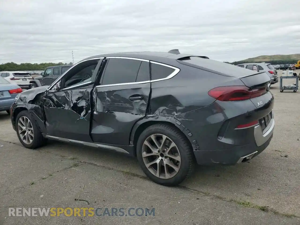 2 Photograph of a damaged car 5UXCY6C03M9E41225 BMW X6 2021