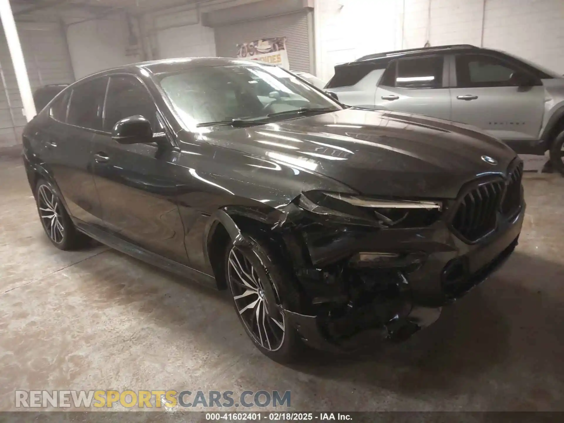 1 Photograph of a damaged car 5UXCY6C03M9E61703 BMW X6 2021