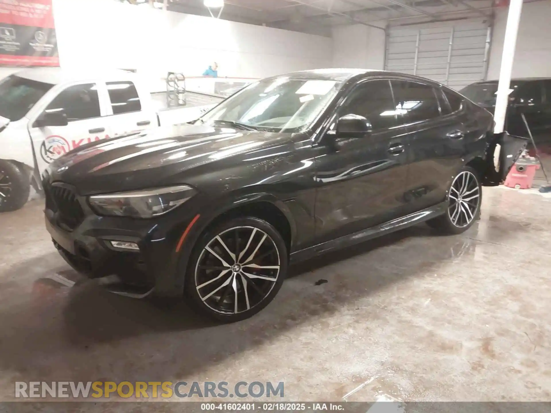 2 Photograph of a damaged car 5UXCY6C03M9E61703 BMW X6 2021