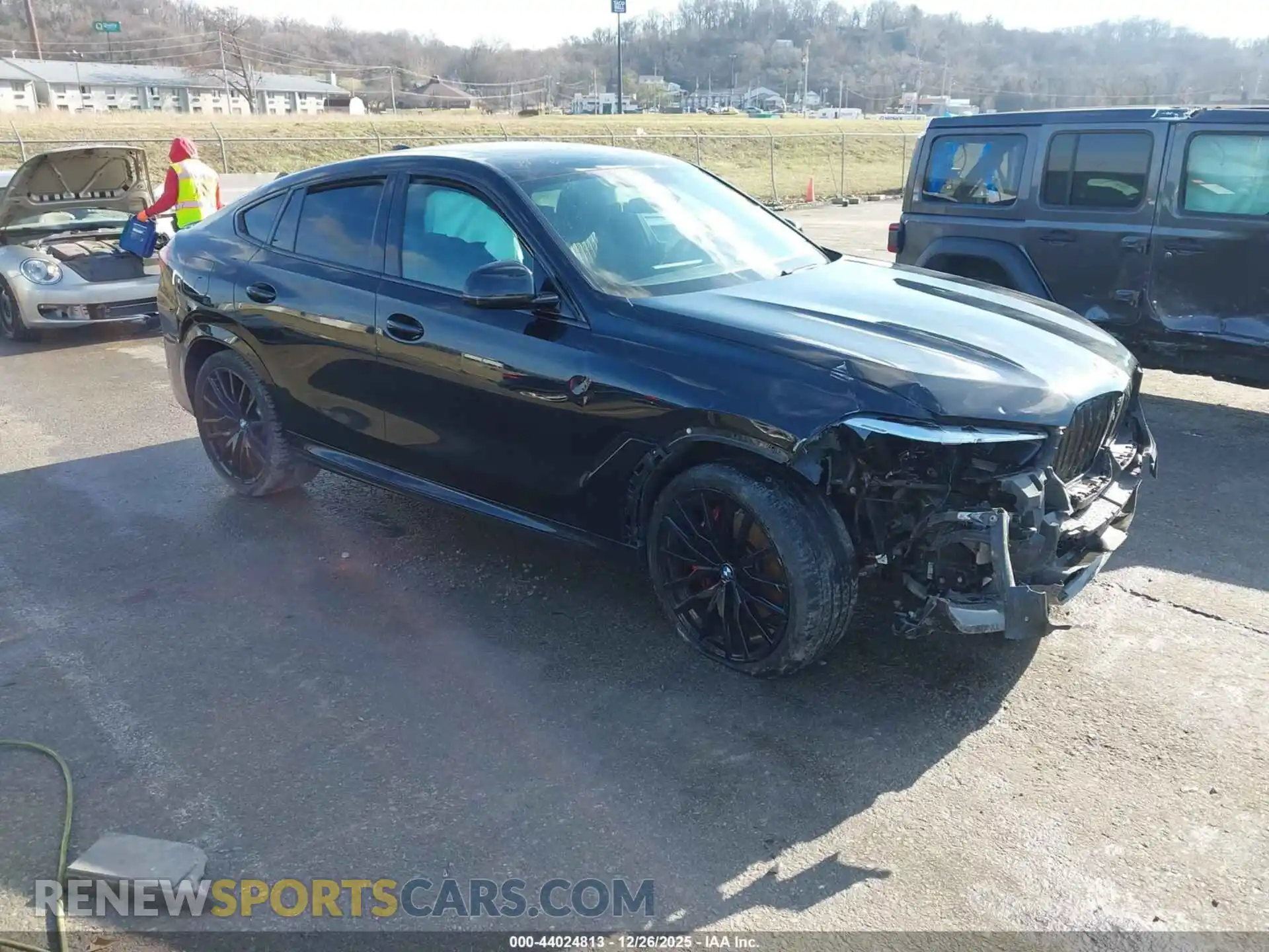 1 Photograph of a damaged car 5UXCY6C04M9E35207 BMW X6 2021