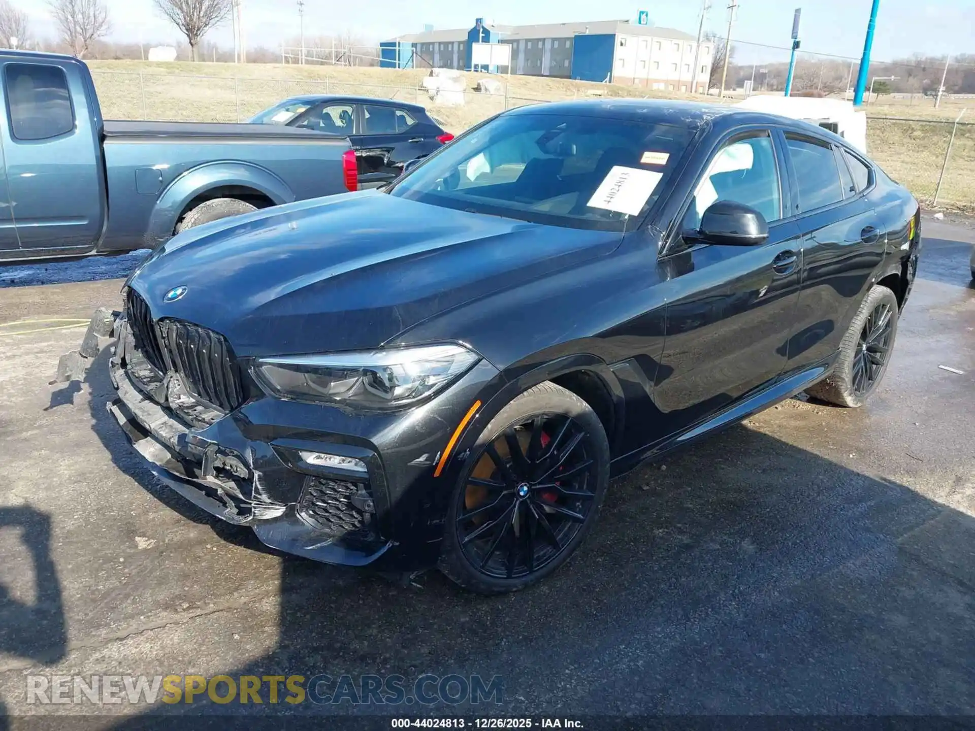 2 Photograph of a damaged car 5UXCY6C04M9E35207 BMW X6 2021