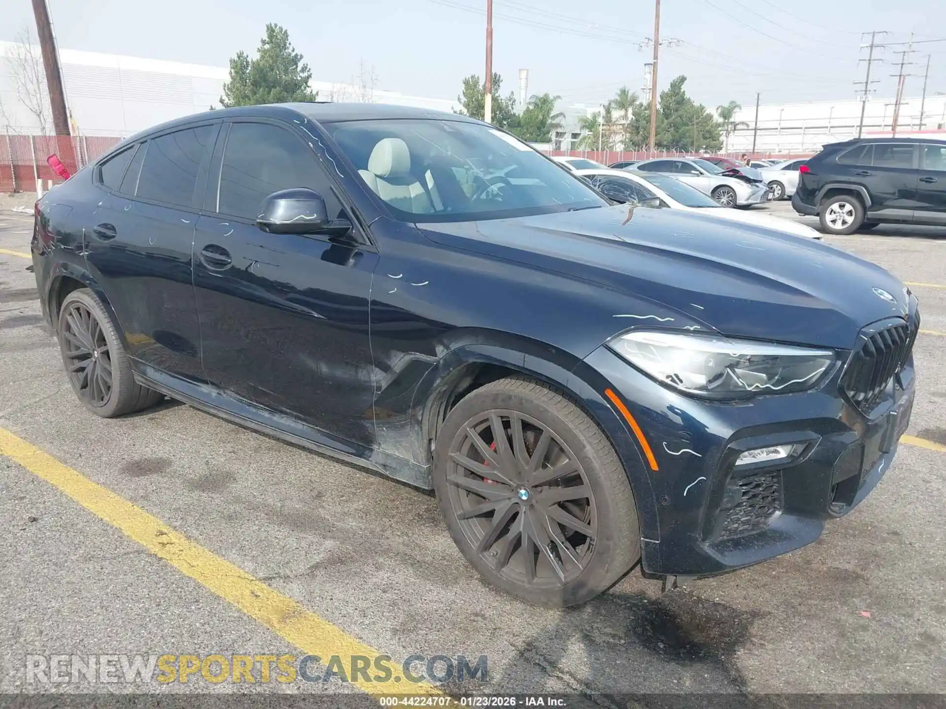 1 Photograph of a damaged car 5UXCY6C06M9G17166 BMW X6 2021