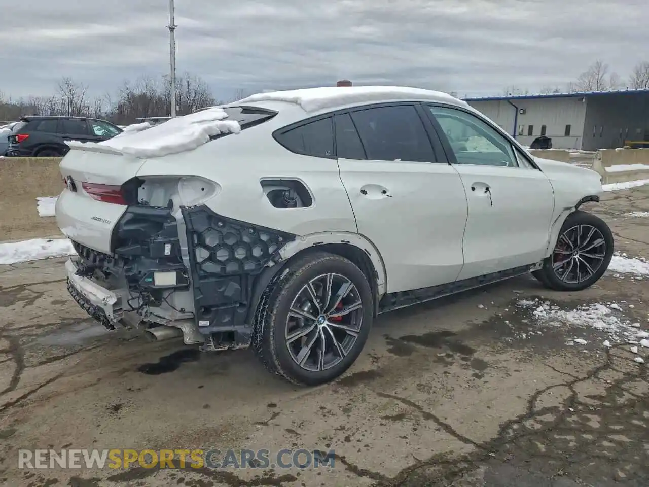 3 Photograph of a damaged car 5UXCY6C07M9F84050 BMW X6 2021