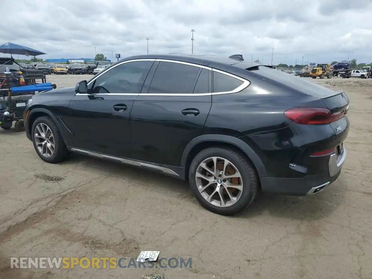 2 Photograph of a damaged car 5UXCY6C07M9G97609 BMW X6 2021