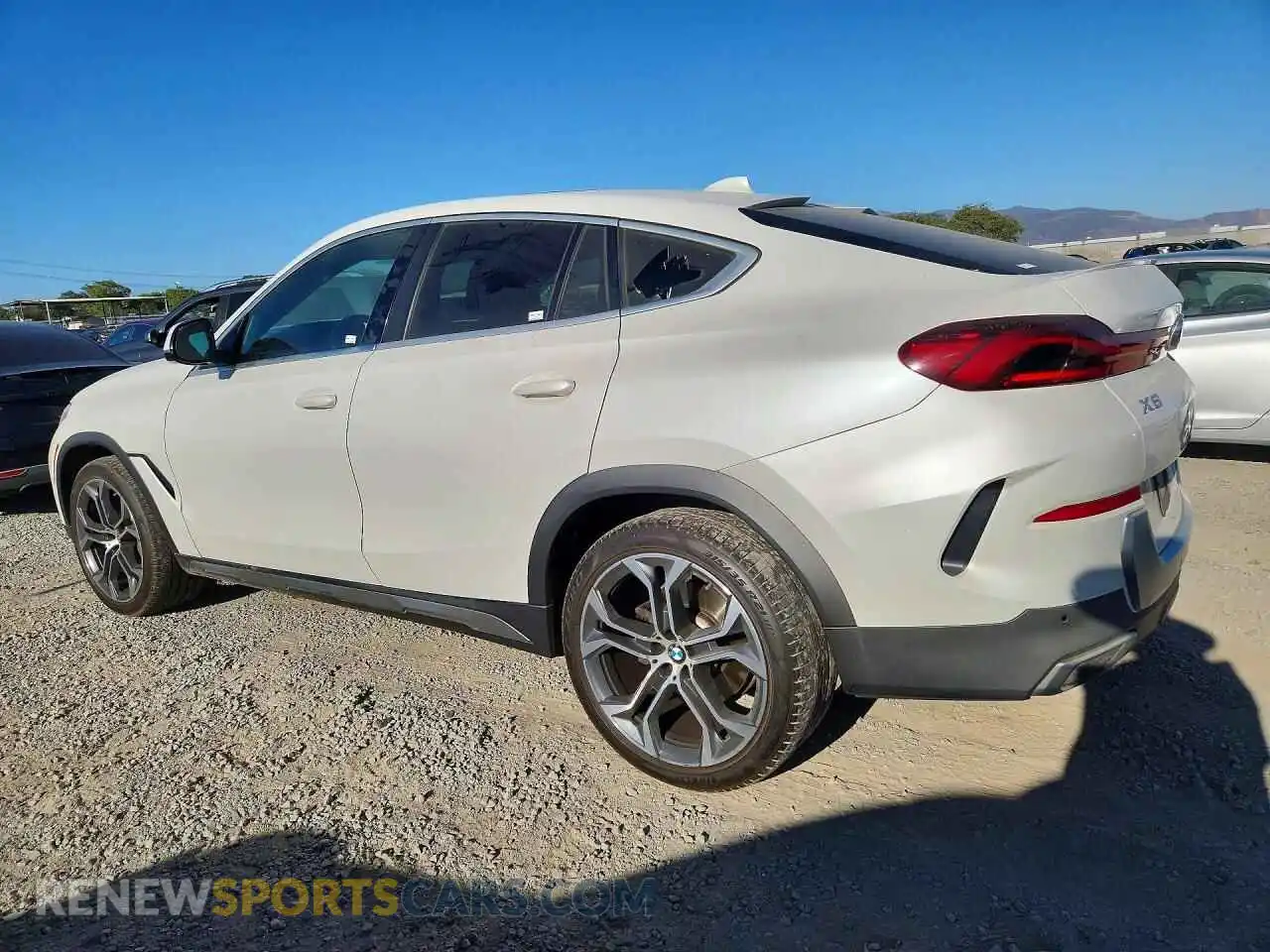 2 Photograph of a damaged car 5UXCY6C08M9D85962 BMW X6 2021