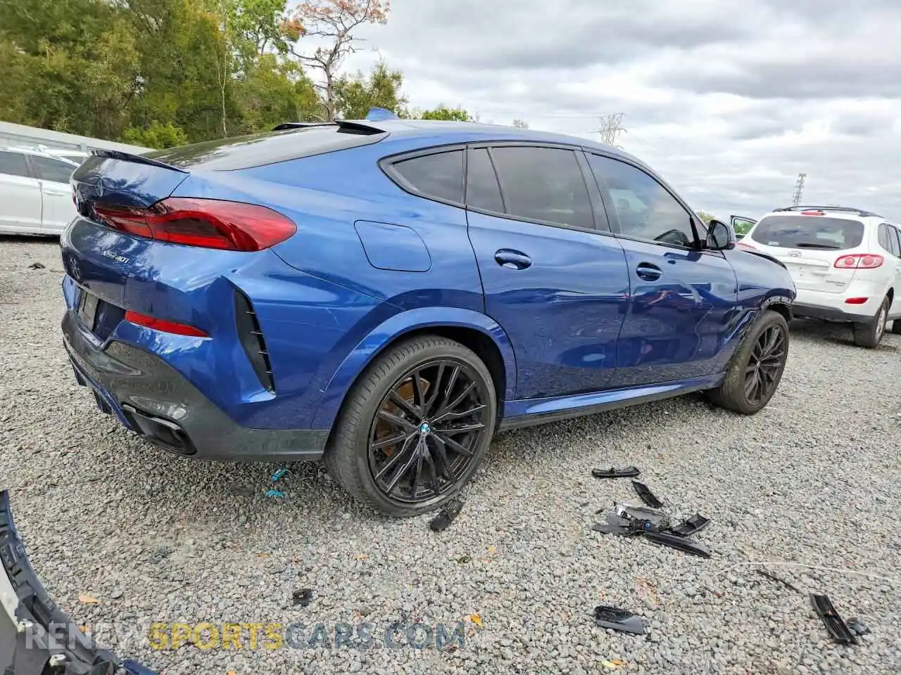 3 Photograph of a damaged car 5UXCY6C08M9E17549 BMW X6 2021
