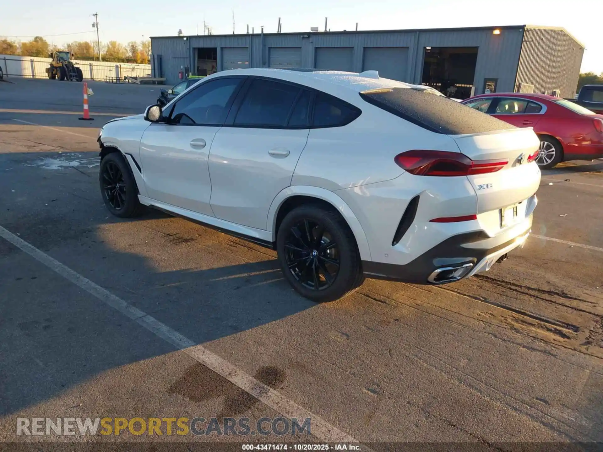 3 Photograph of a damaged car 5UXCY6C09M9H71208 BMW X6 2021