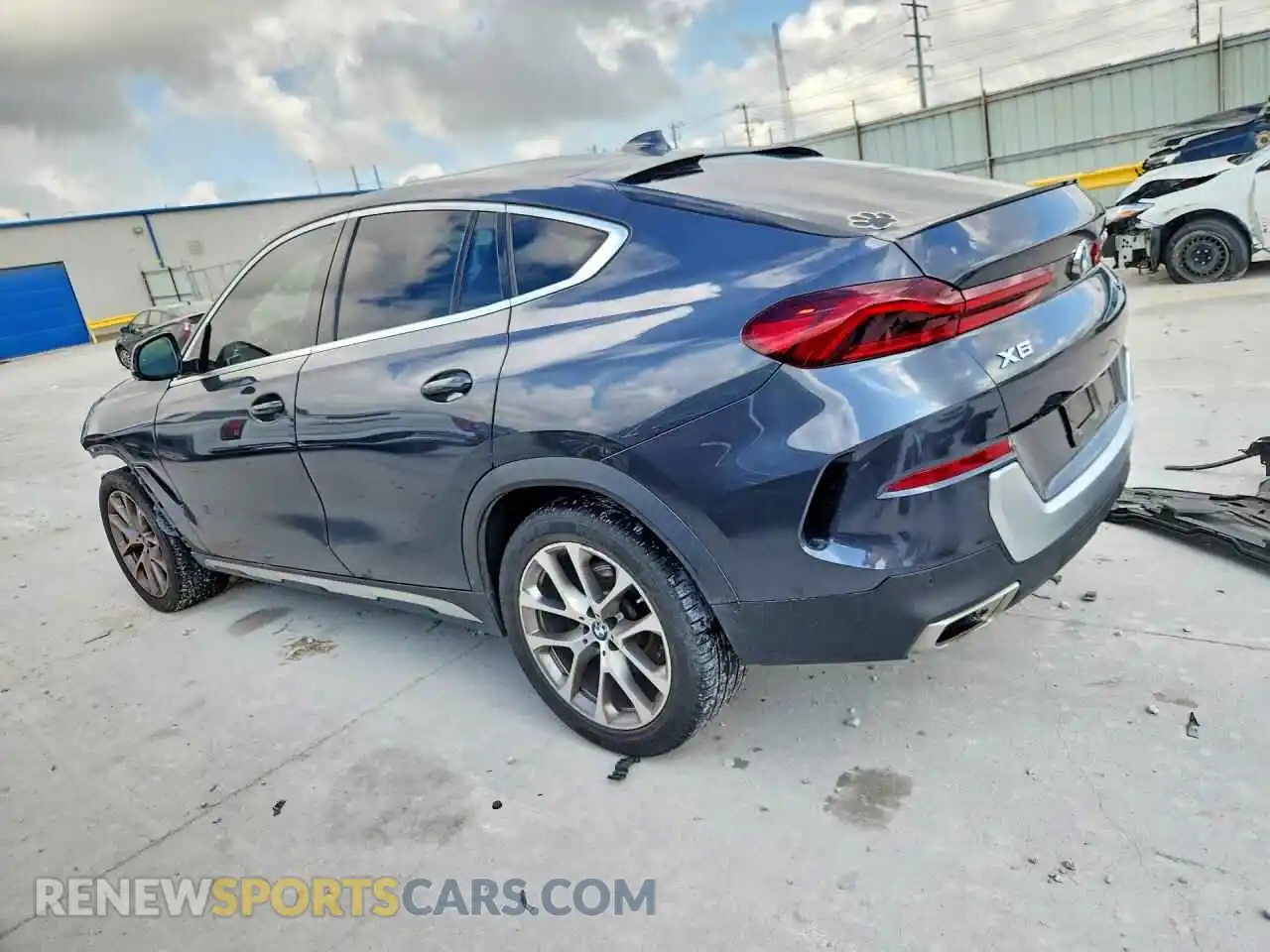 2 Фотография поврежденного автомобиля 5UXCY6C0XM9H41702 BMW X6 2021