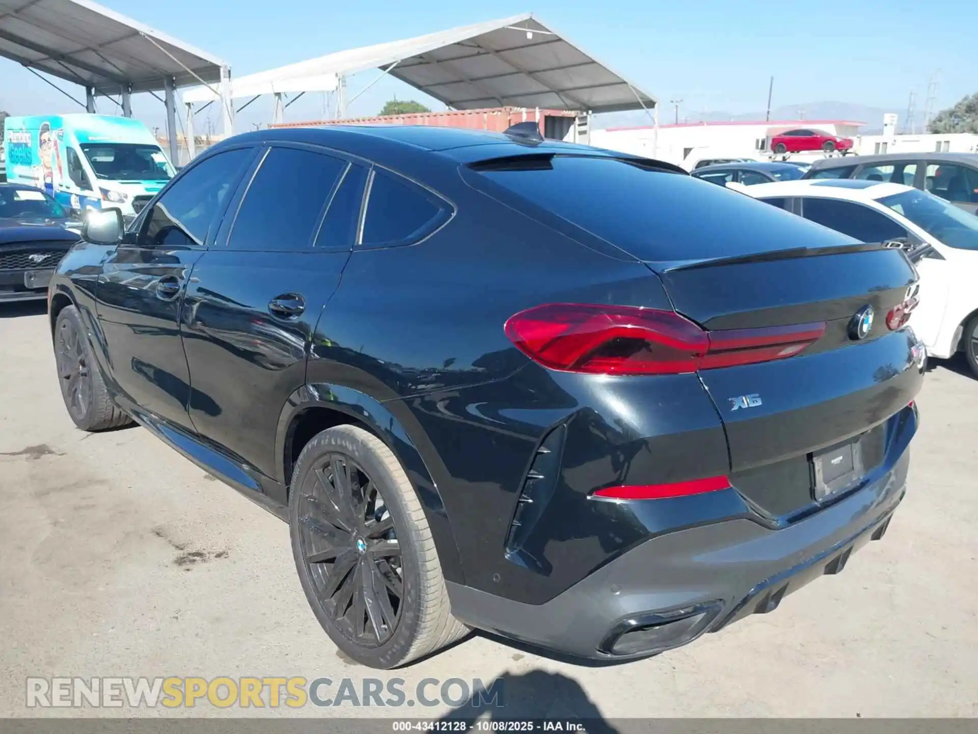 3 Photograph of a damaged car 5UXCY8C03M9E15204 BMW X6 2021