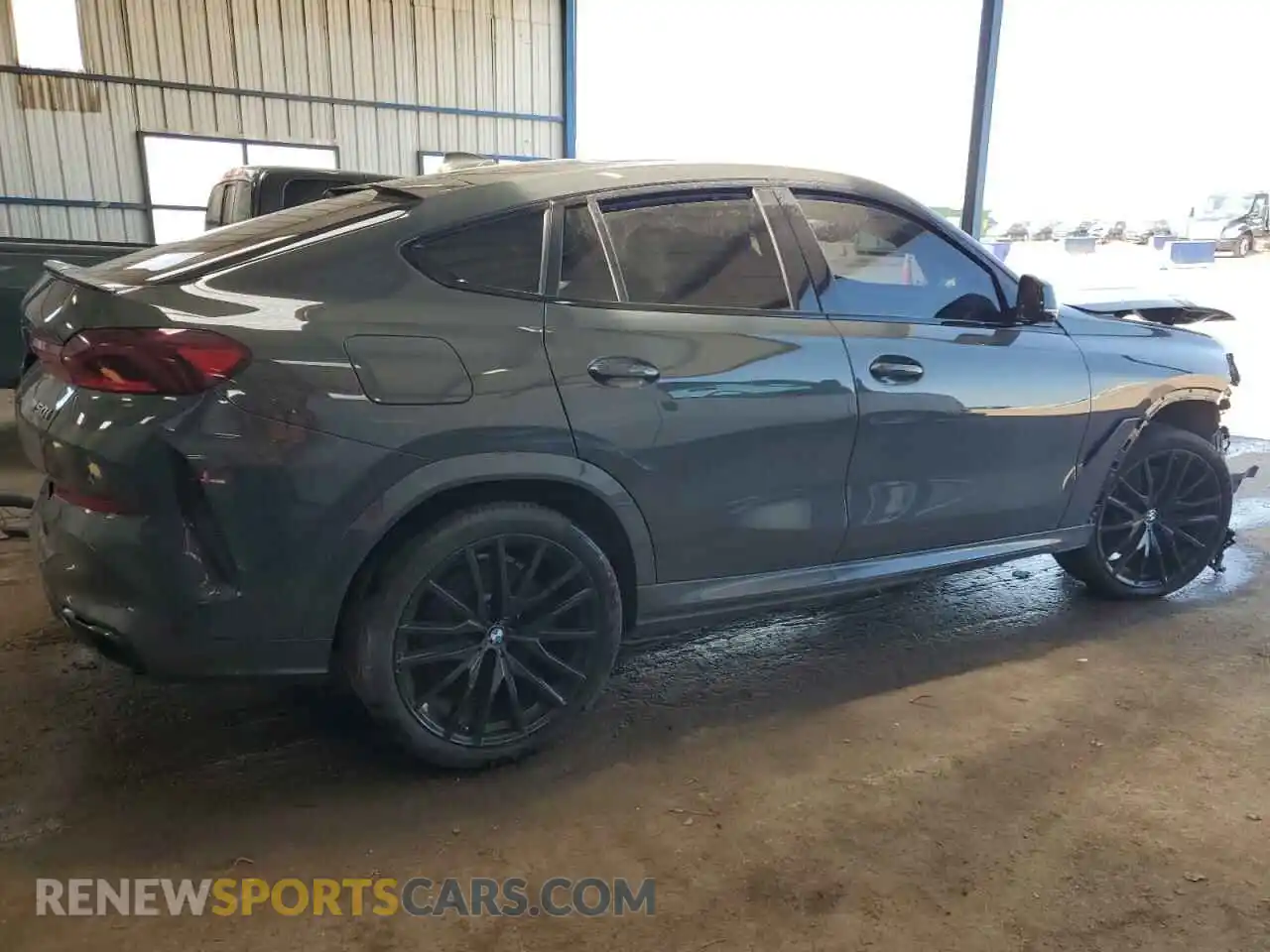3 Photograph of a damaged car 5UXCY8C04M9H56319 BMW X6 2021