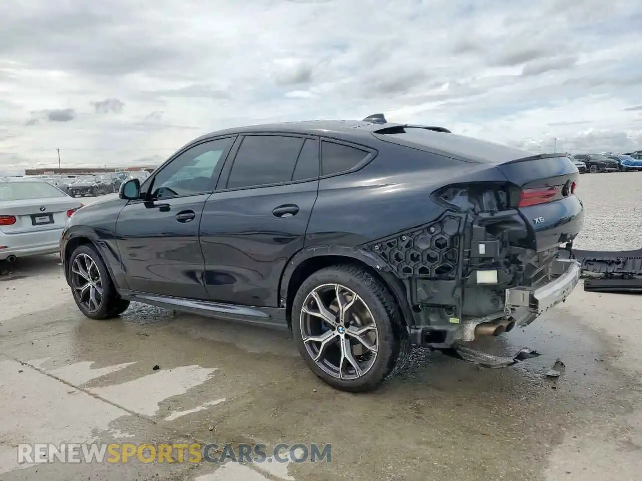 2 Photograph of a damaged car 5UXCY8C07M9H34783 BMW X6 2021