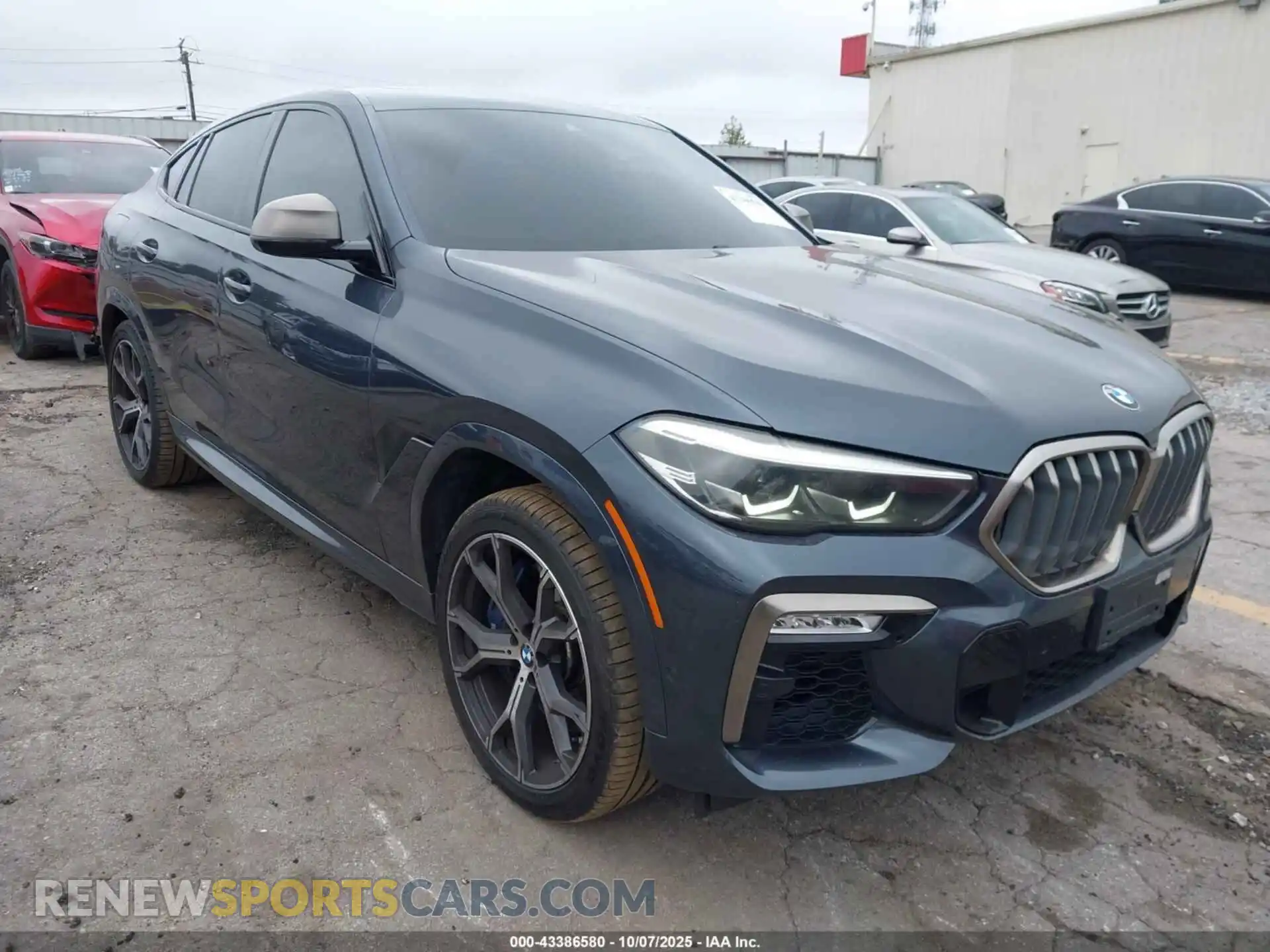1 Photograph of a damaged car 5UXCY8C07M9H53236 BMW X6 2021