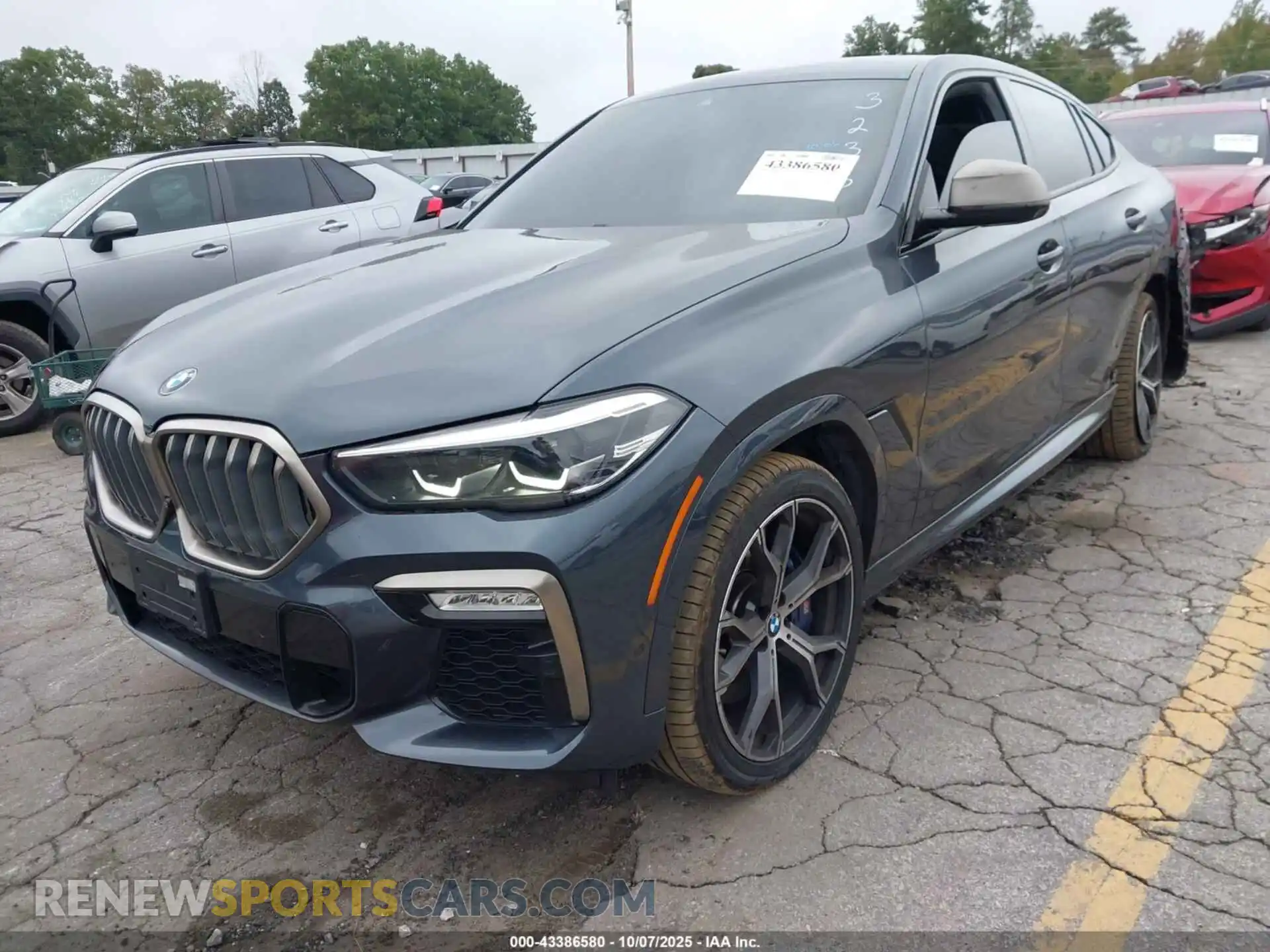 2 Photograph of a damaged car 5UXCY8C07M9H53236 BMW X6 2021