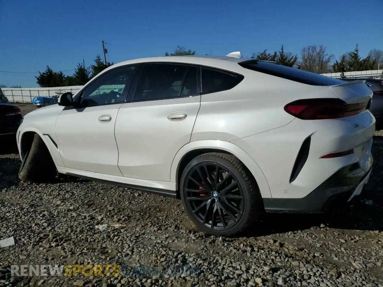 2 Photograph of a damaged car 5UXCY8C08M9E79190 BMW X6 2021