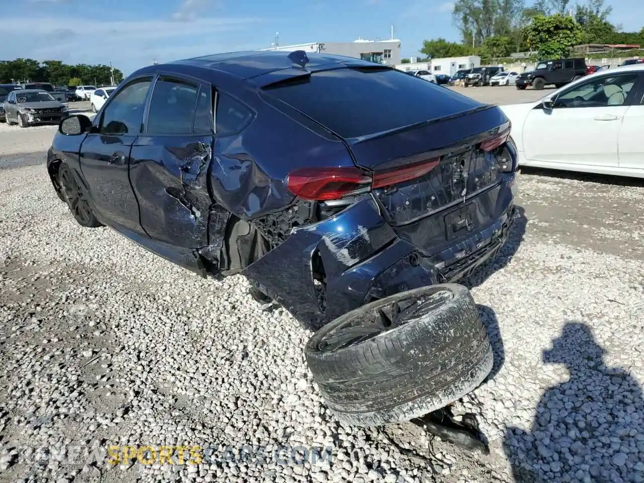 3 Photograph of a damaged car 5UXCY8C09M9E66884 BMW X6 2021