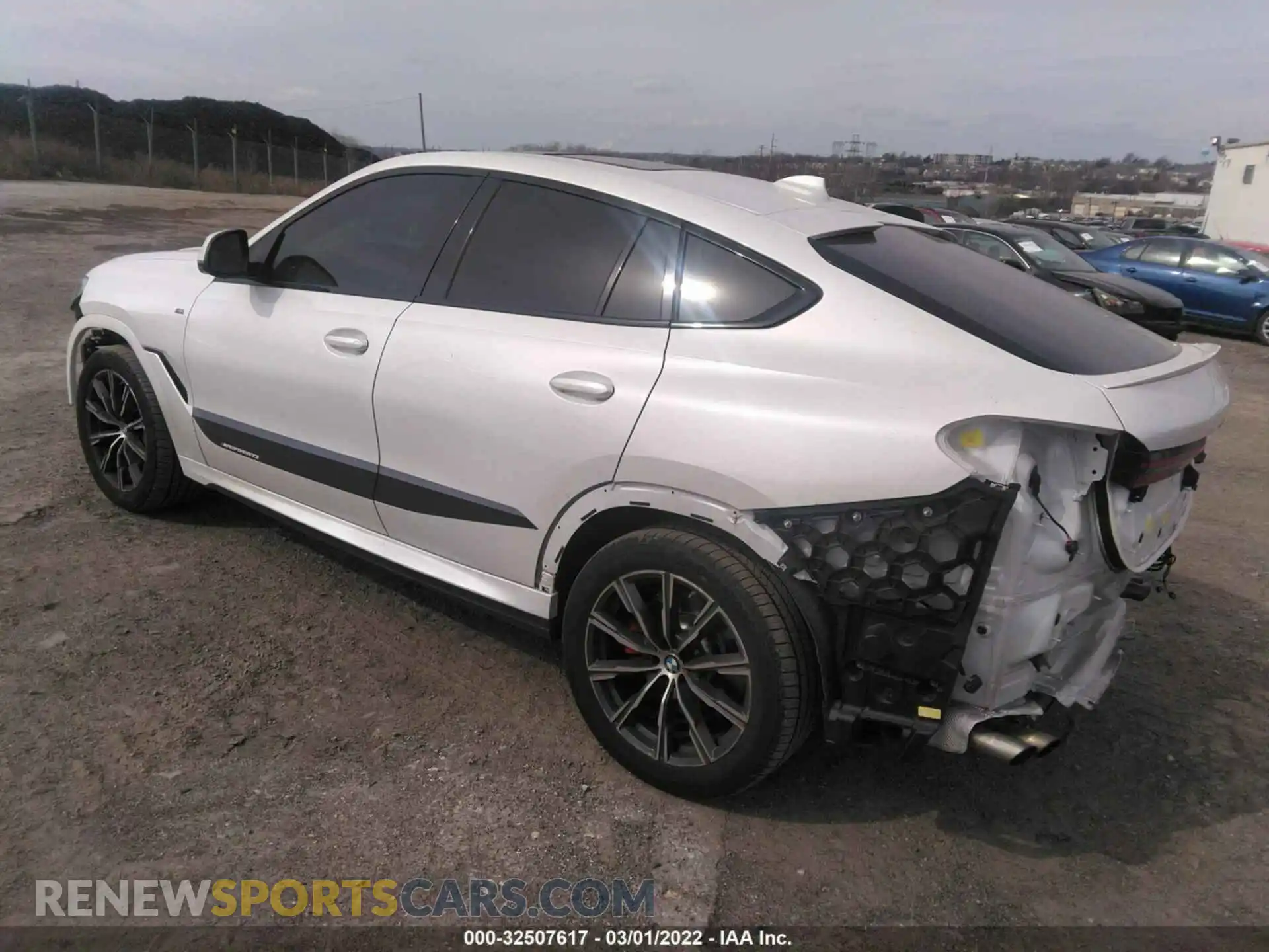 3 Photograph of a damaged car 5UXCY8C09M9E88934 BMW X6 2021