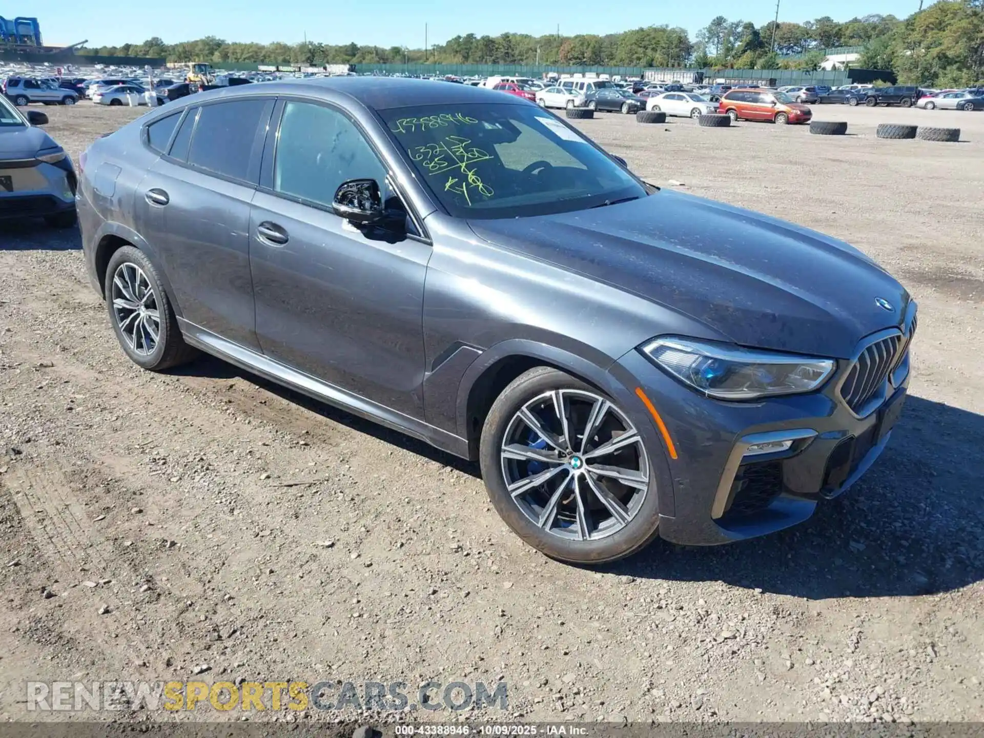 1 Photograph of a damaged car 5UXCY8C0XM9E47034 BMW X6 2021