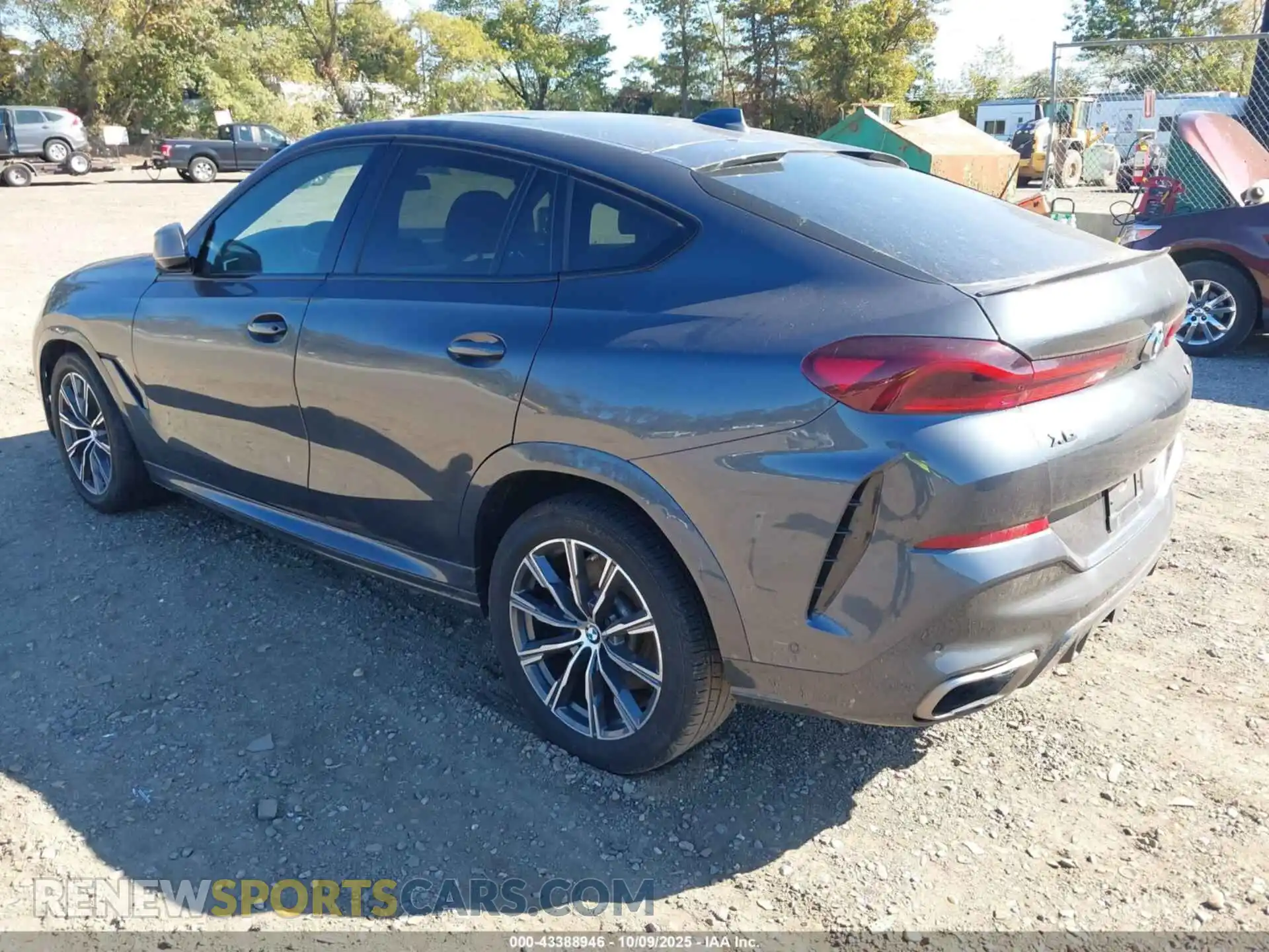 3 Photograph of a damaged car 5UXCY8C0XM9E47034 BMW X6 2021