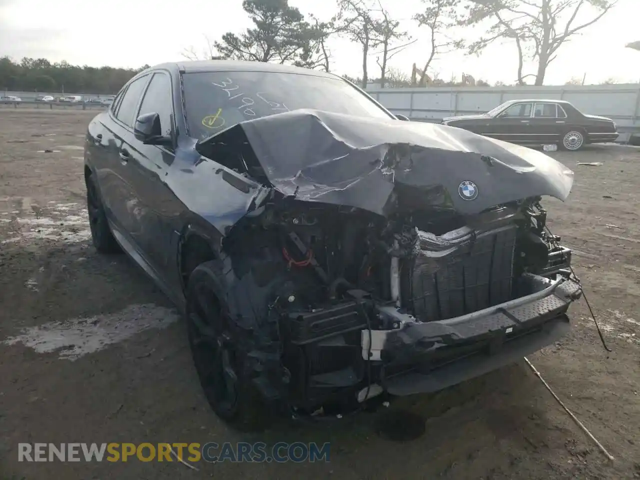 1 Photograph of a damaged car 5UXCY8C0XM9G11446 BMW X6 2021