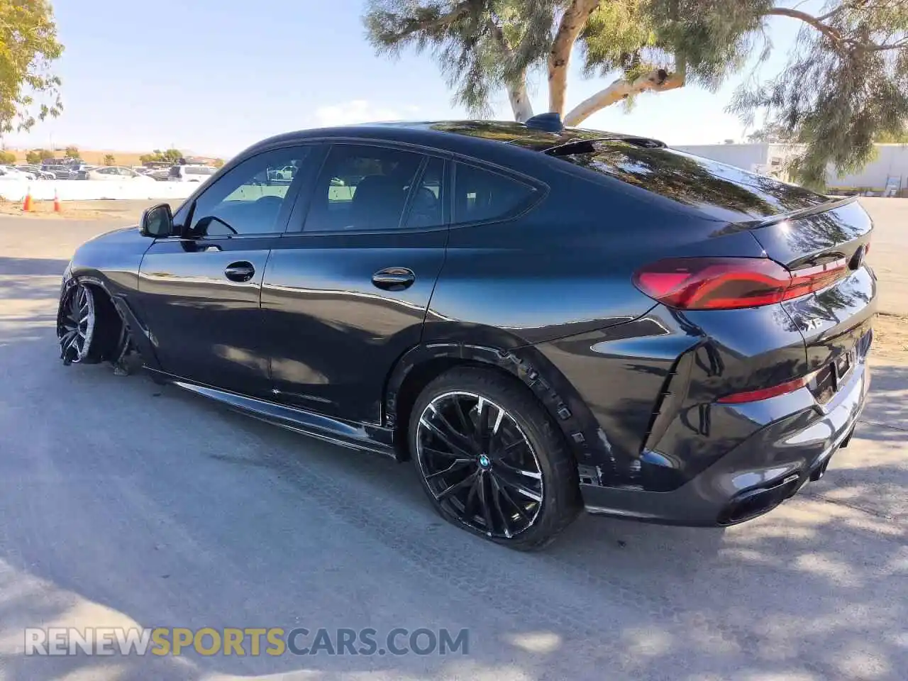 2 fotografías del automóvil dañado 5UXCY8C0XM9H25687 BMW X6 2021